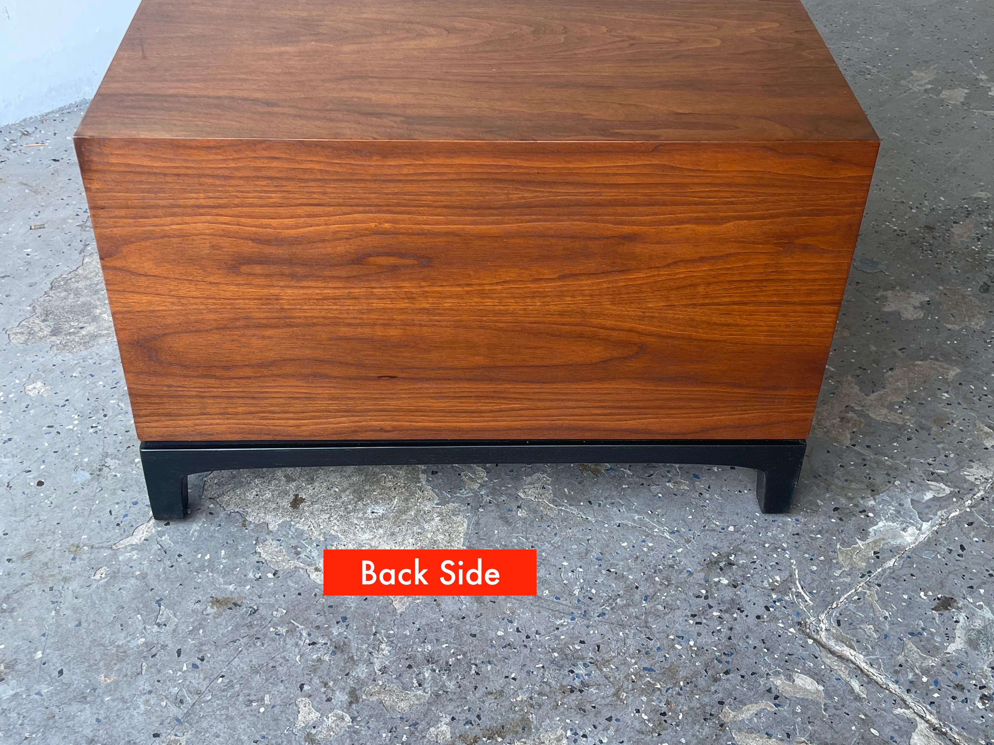 Walnut Mid-Century Modern Coffee / End Table Beautiful Wood Grain