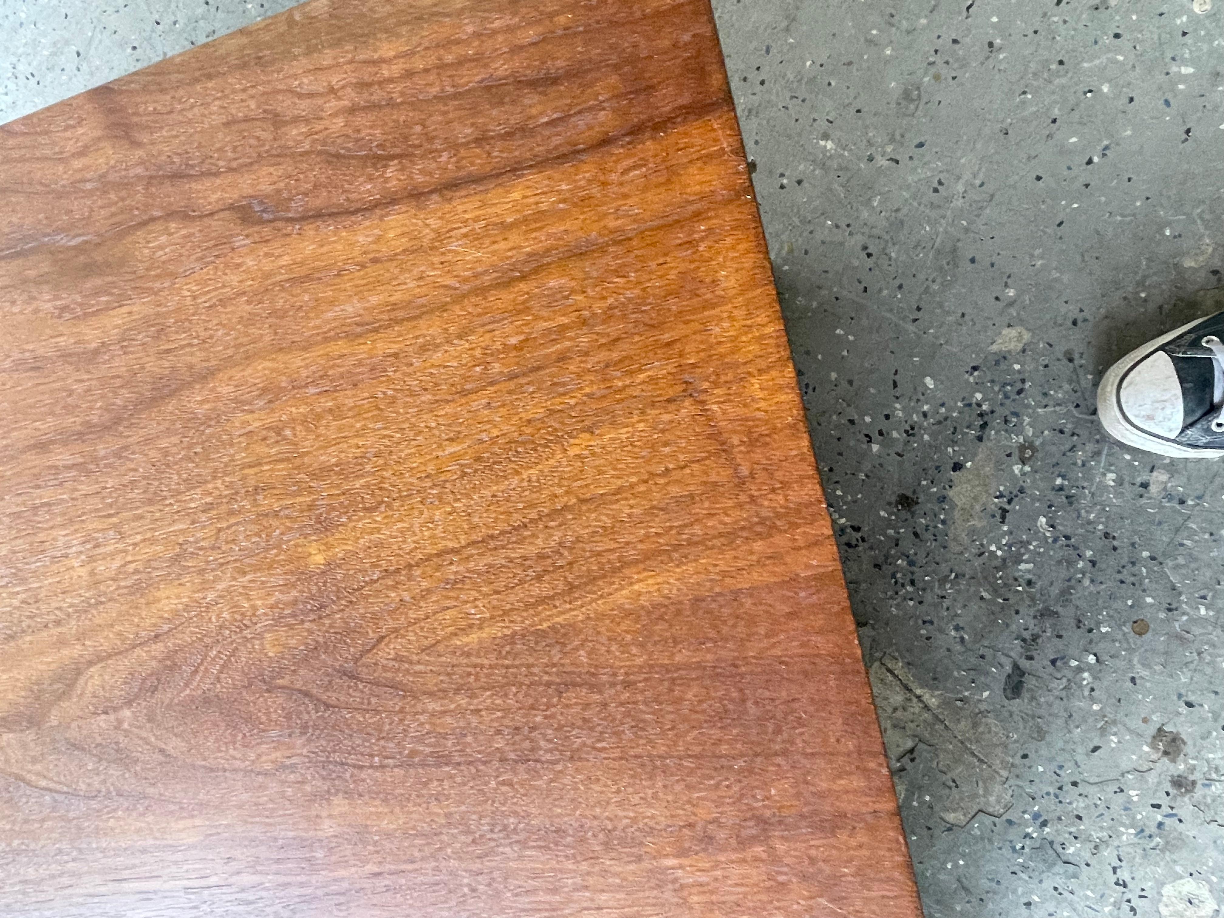 Mid-Century Modern Coffee / End Table Beautiful Wood Grain 3