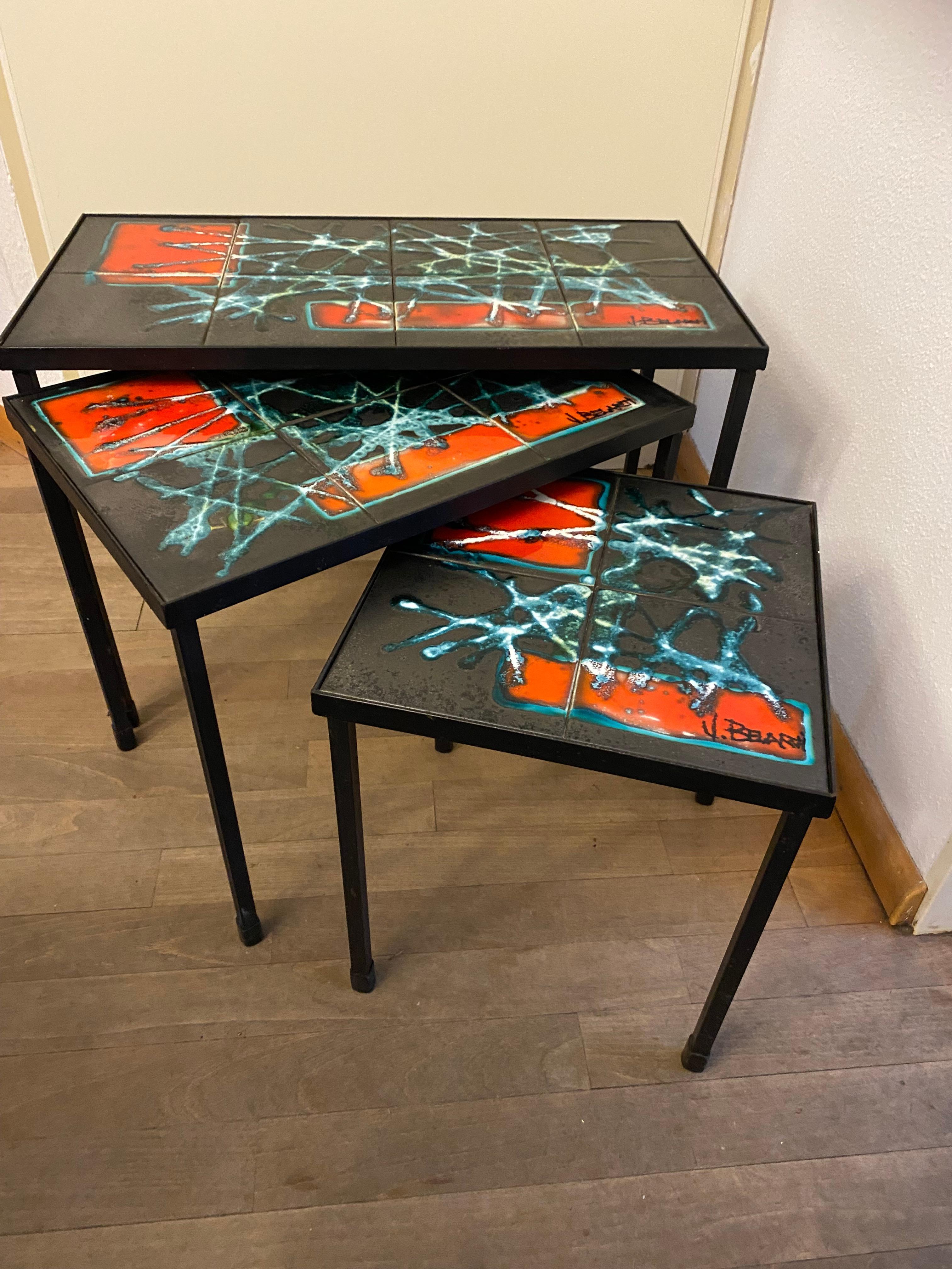 Moderne Couchtische aus der Mitte des Jahrhunderts mit Kacheln und Kacheln Belarti (3 Teile) im Angebot 5