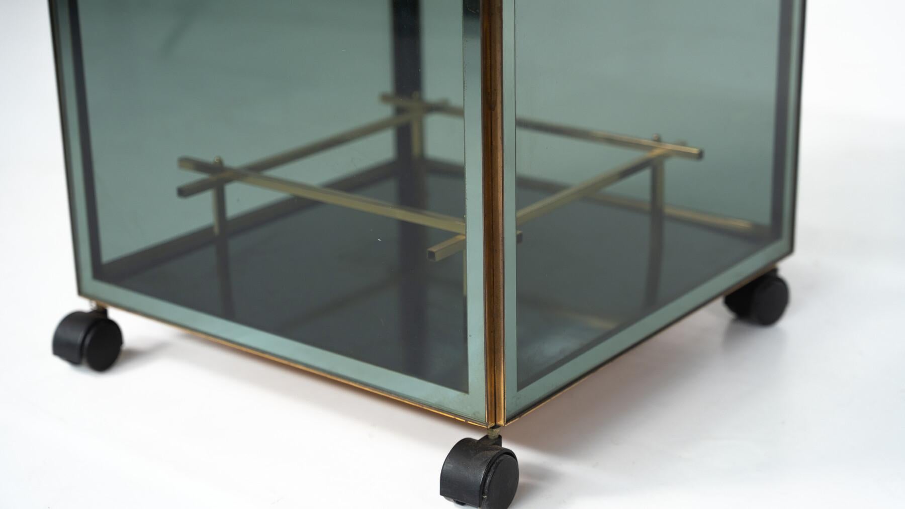 Mid-Century Modern Coffee Table/ Bar, Metal and Glass, 1970s For Sale 9