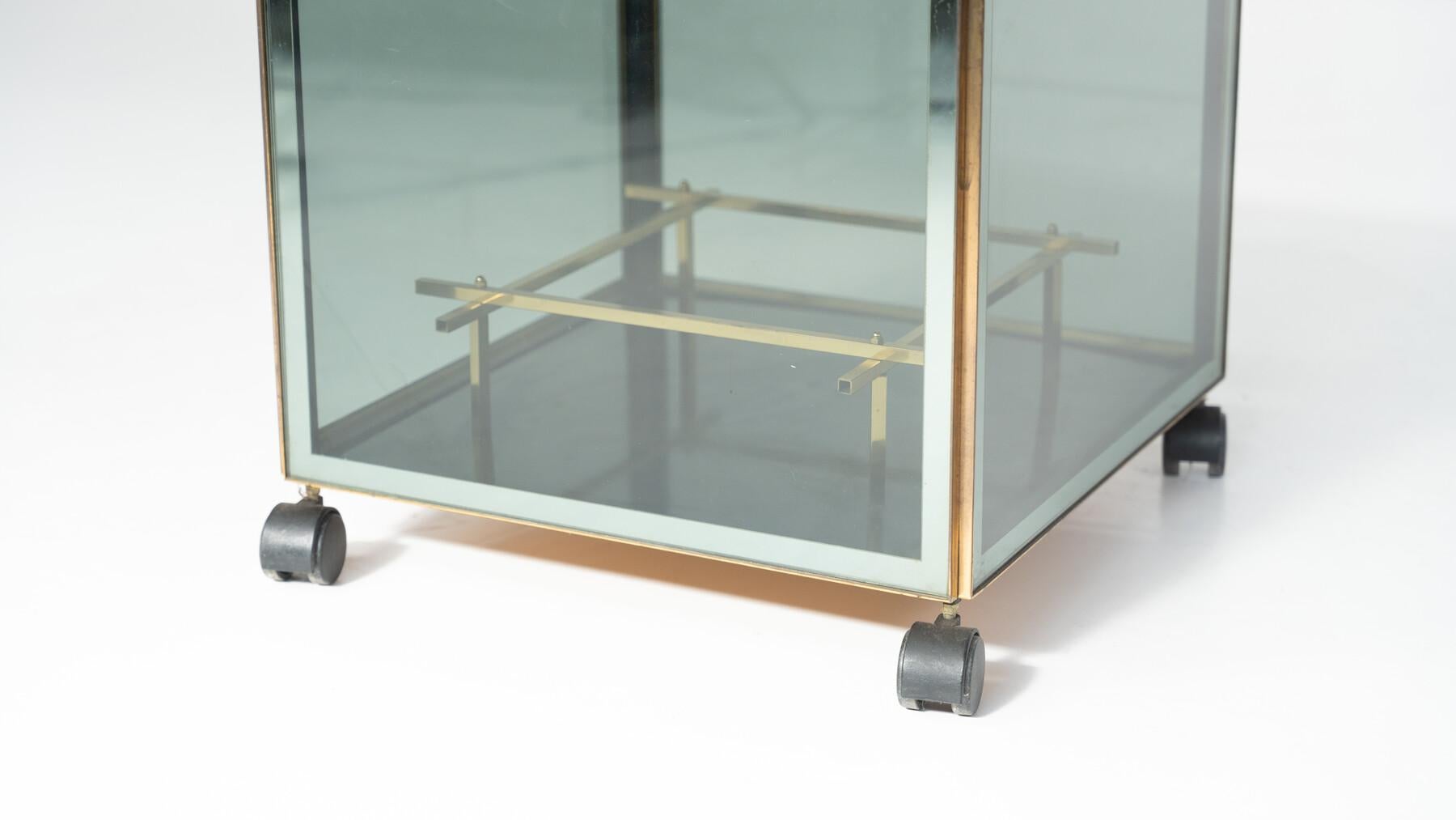 Mid-Century Modern Coffee Table/ Bar, Metal and Glass, 1970s In Good Condition For Sale In Brussels, BE