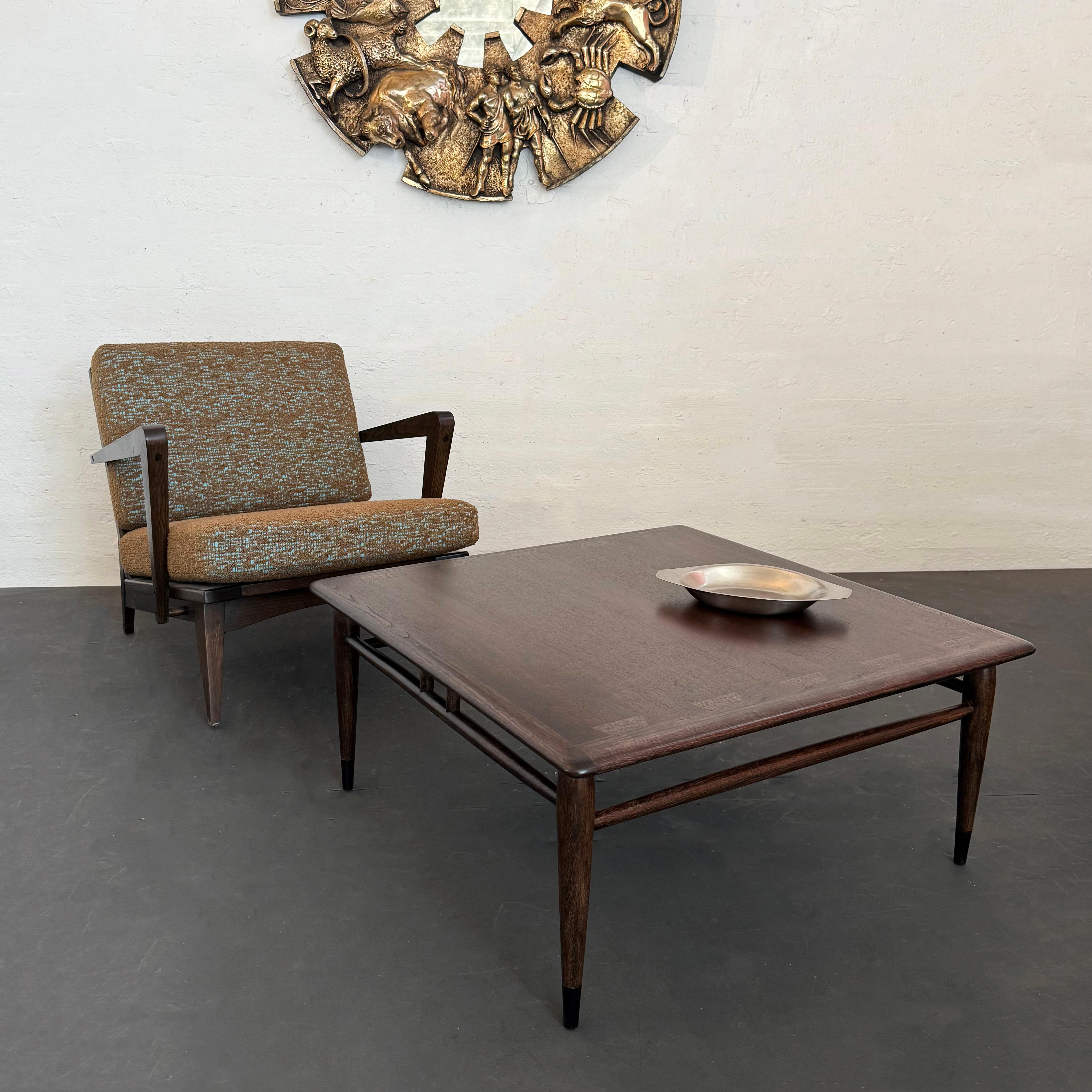 Mid-Century Modern Coffee Table By Andre Bus For Lane Acclaim In Good Condition For Sale In Brooklyn, NY