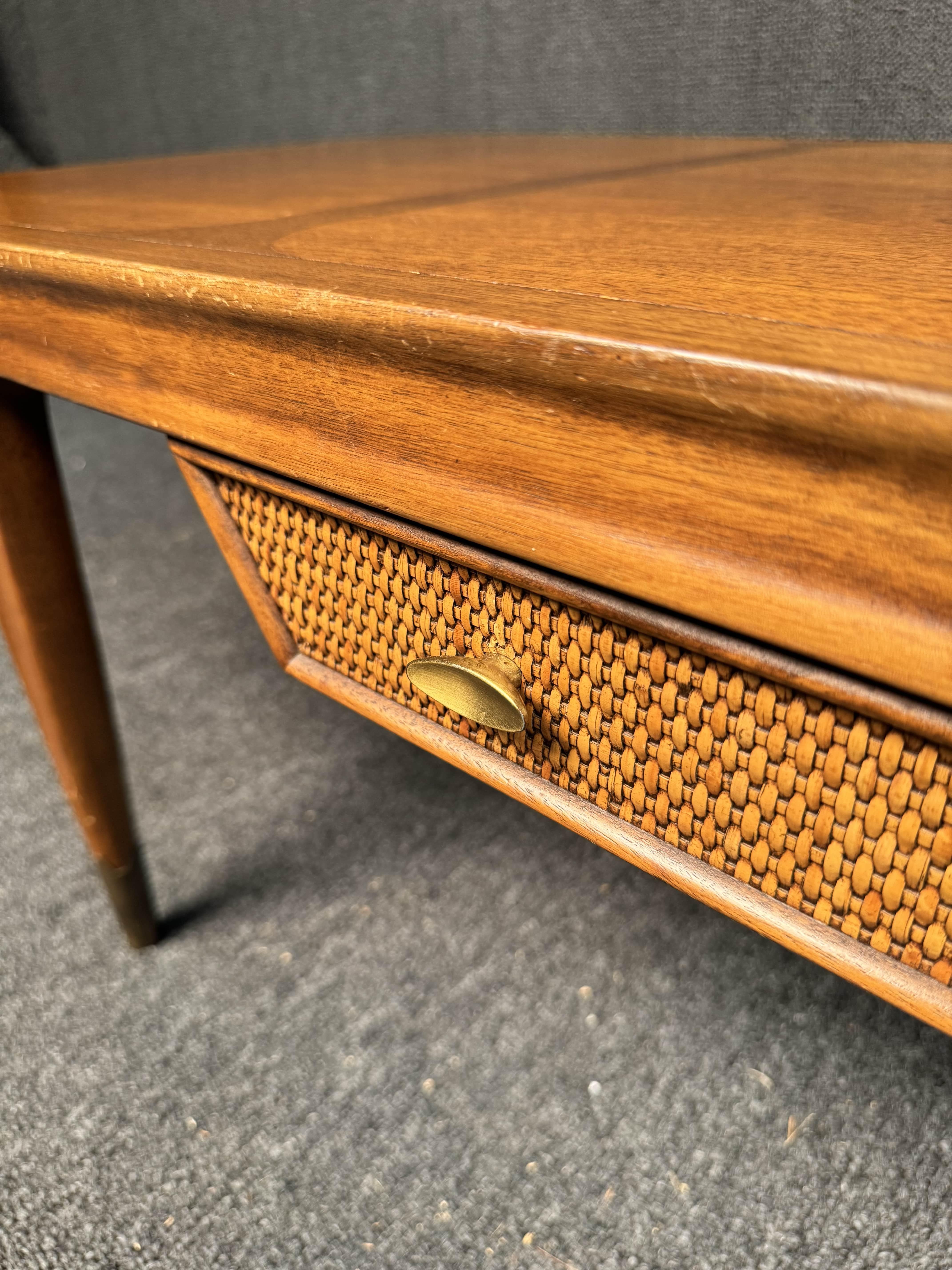 Table basse moderne du milieu du siècle dernier par Benck Fine Furniture en vente 5