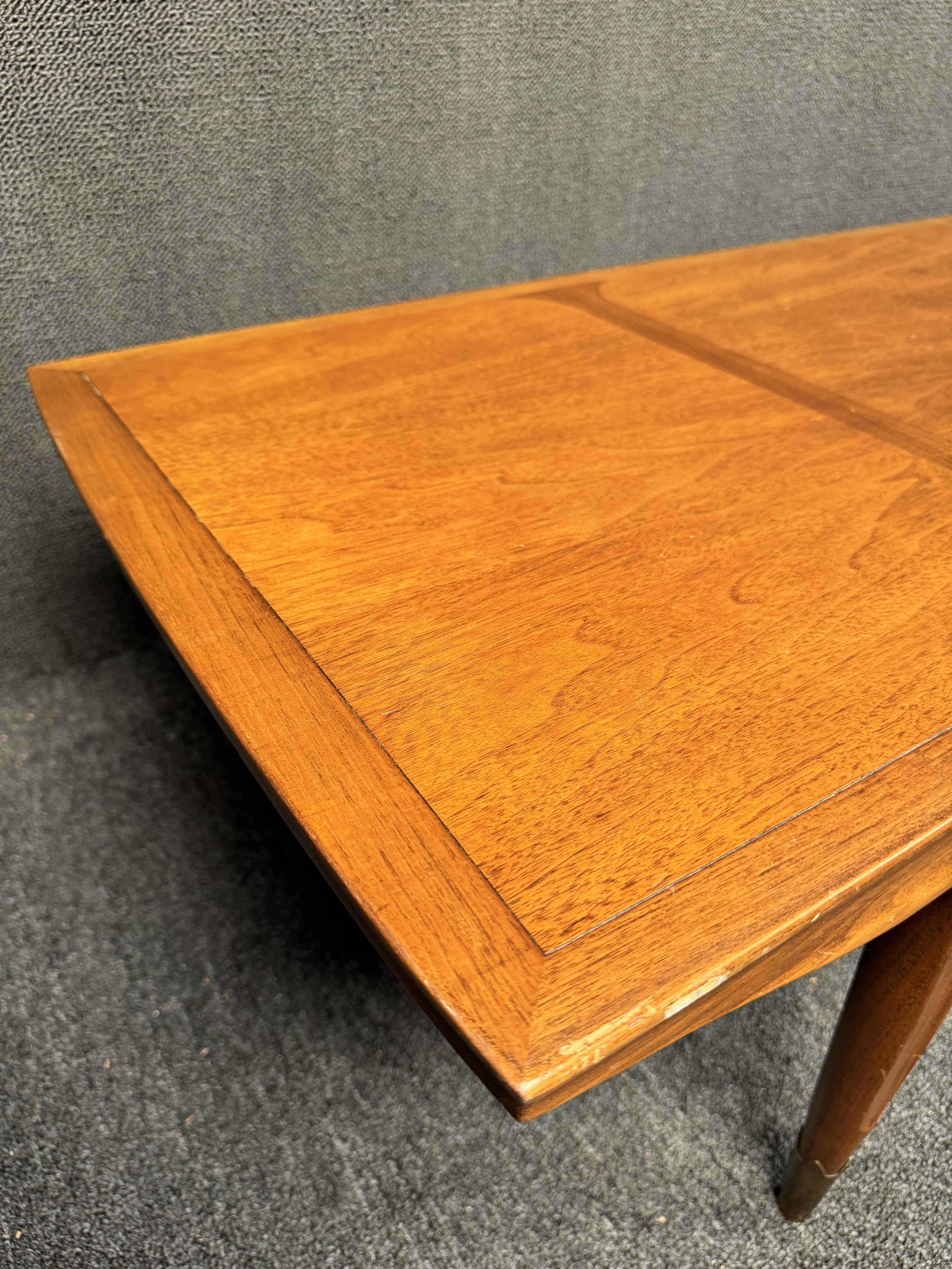 Table basse moderne du milieu du siècle dernier par Benck Fine Furniture en vente 6