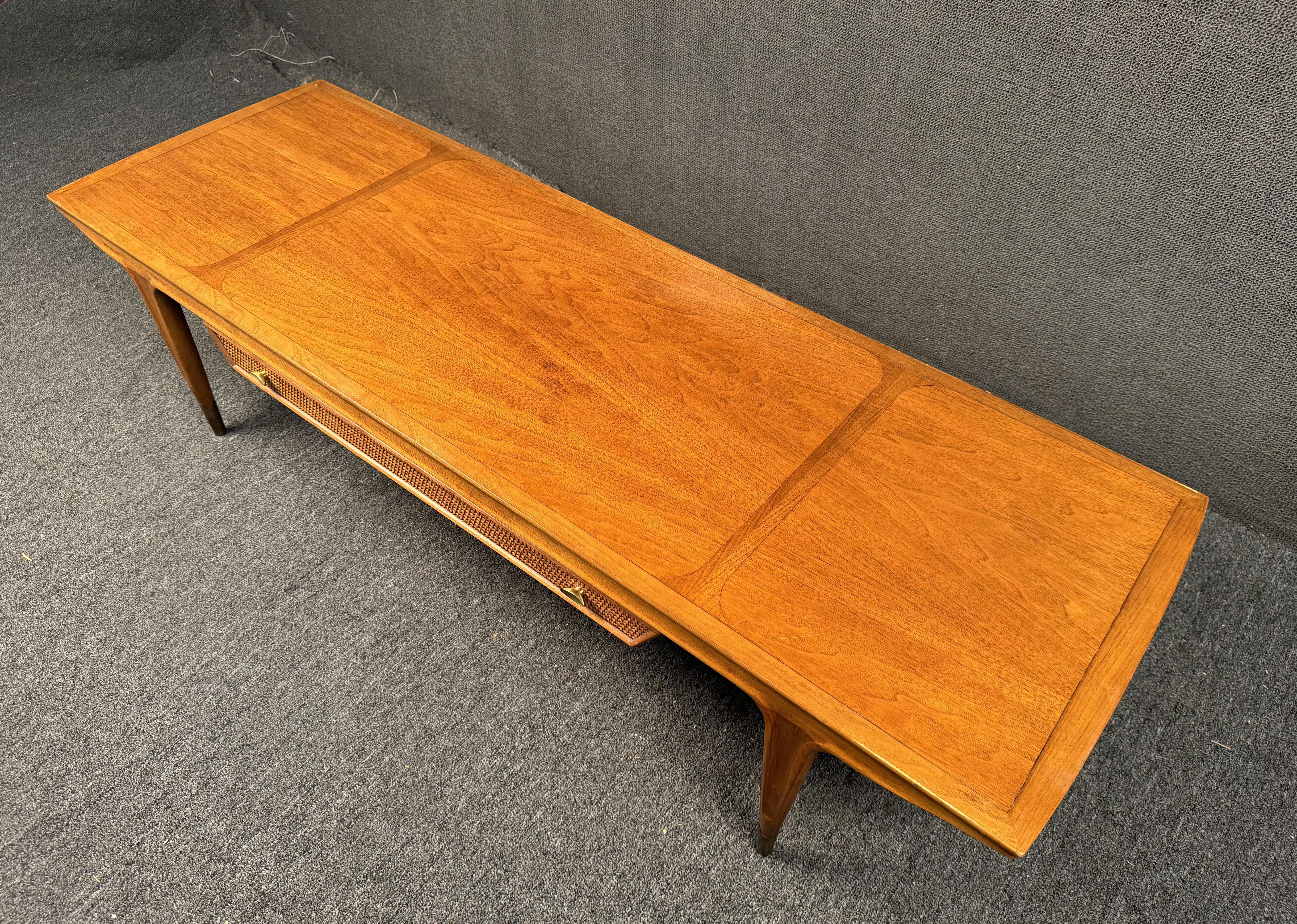 Table basse moderne du milieu du siècle dernier par Benck Fine Furniture en vente 7