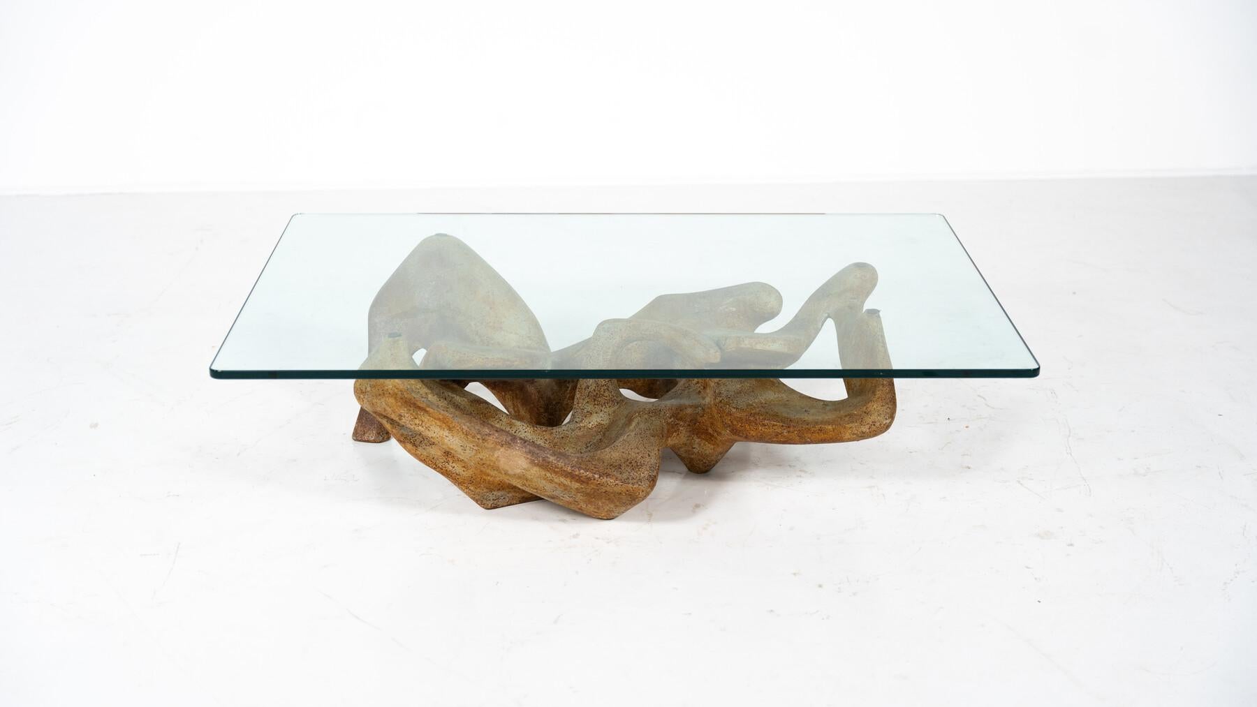 Moderner Couchtisch der Jahrhundertmitte von Claudio Trevi, Glas und Beton, 1970er Jahre (Ende des 20. Jahrhunderts) im Angebot