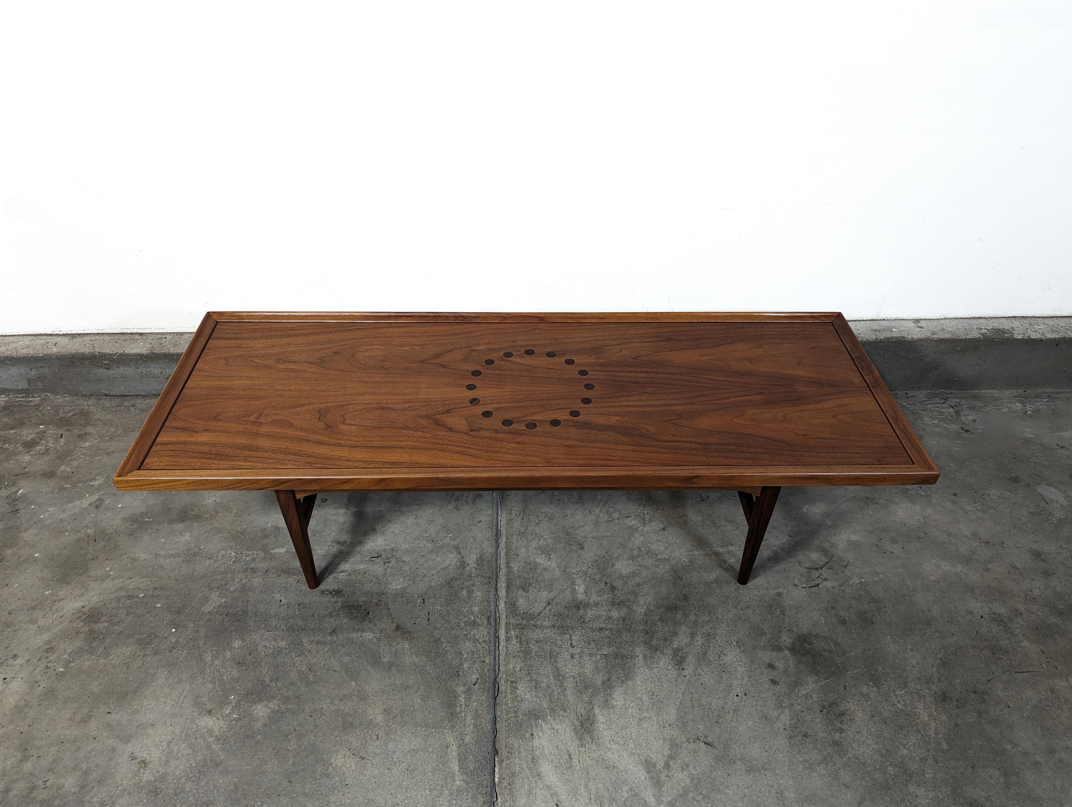 Mid Century Modern Coffee Table By Drexel, Declaration Line, c1960s In Excellent Condition For Sale In Chino Hills, CA