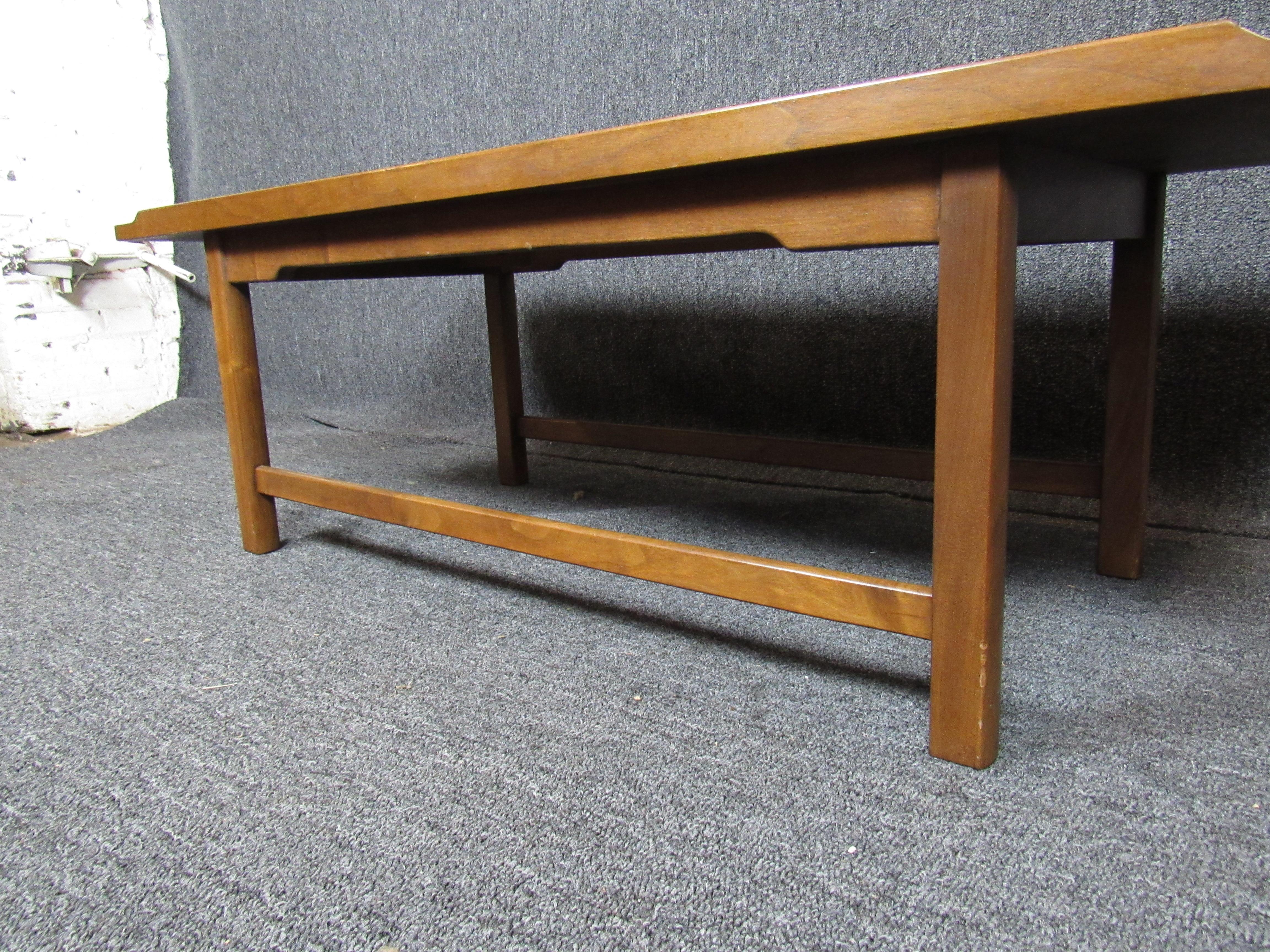 20th Century Mid-Century Modern Coffee Table by Drexel For Sale