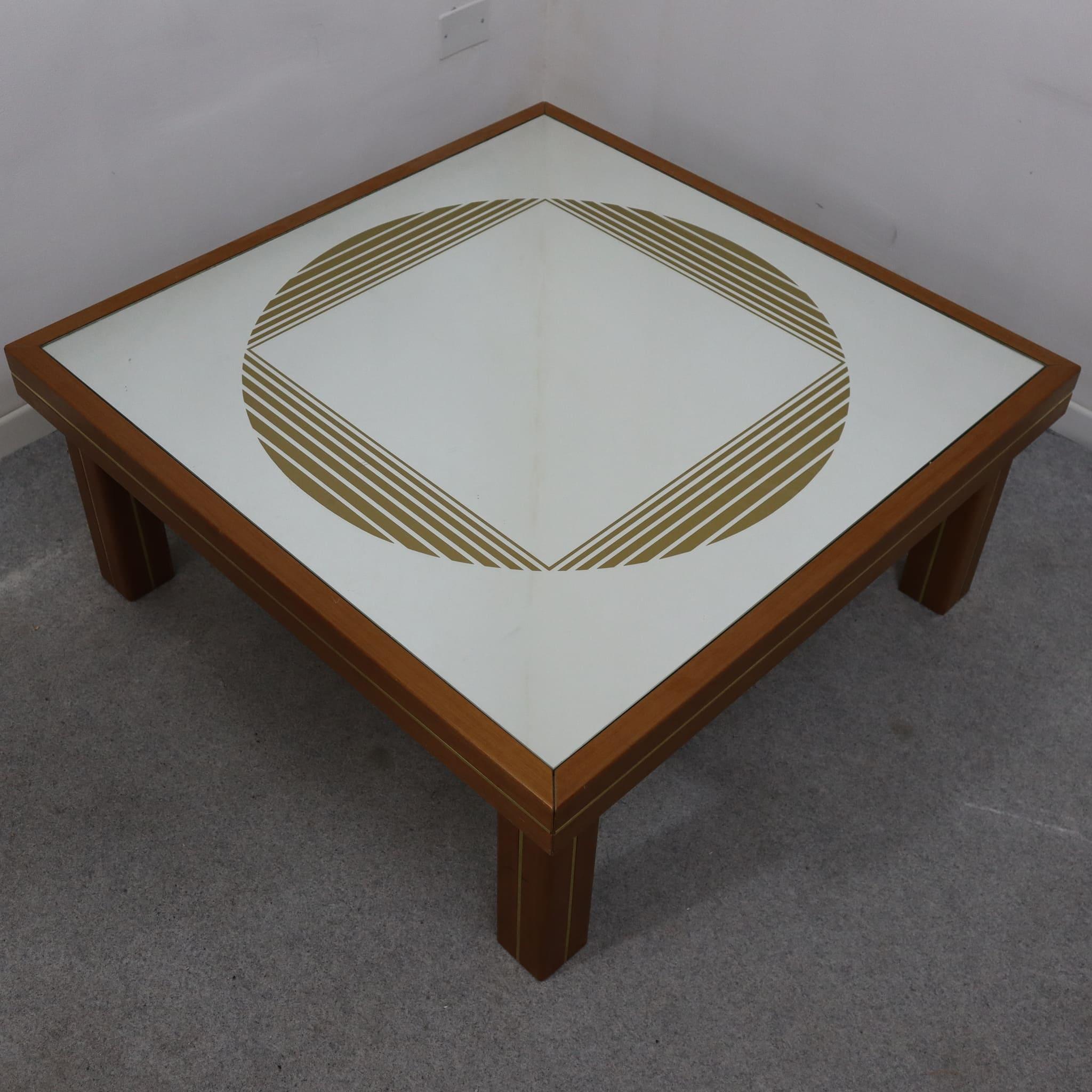 Brama Couchtisch aus Holz von Gianni Celada für Fontana Arte, Italien, 1970er Jahre

Der elegante und raffinierte Brama Couchtisch, der in den 1970er Jahren von Gianni Celada für Fontana Arte entworfen wurde, ist ein perfektes Beispiel für