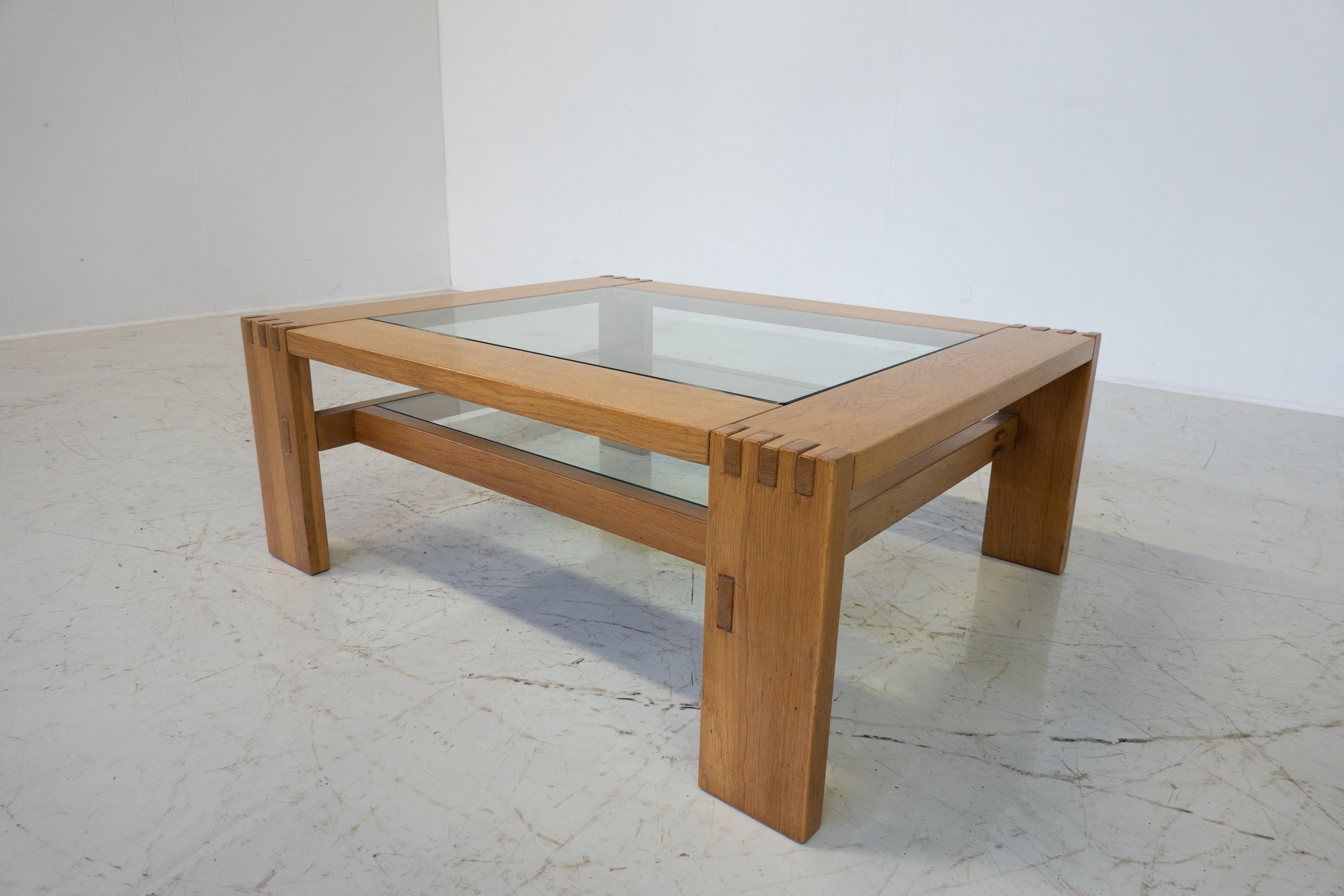Mid-Century Modern Coffee Table by Guiseppe Rivadossi, Wood and Glass, Italy For Sale 3