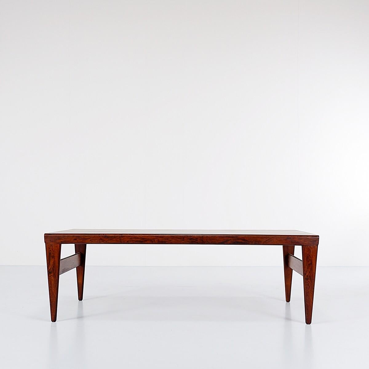 Table basse moderne du milieu du siècle par Illum Wikkelso, mobelfabrik de Koefoed