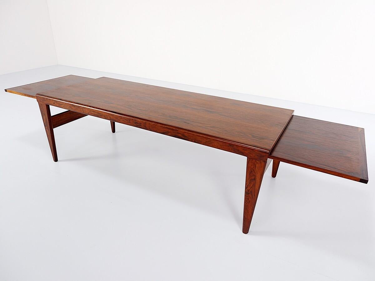 Table basse moderne du milieu du siècle dernier d'Illum Wikkelso, Koefoed's Mobelfabrik en vente 2