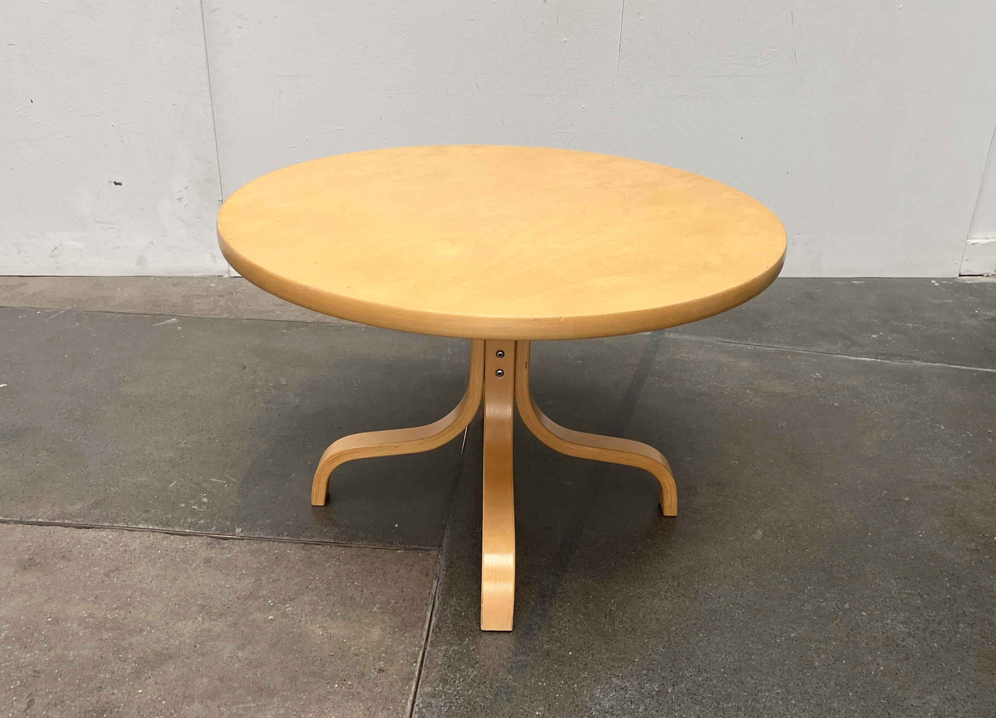 20ième siècle Table basse moderne du milieu du siècle par Ilmari Lappalainen pour Asko, Finlande, années 1960 en vente