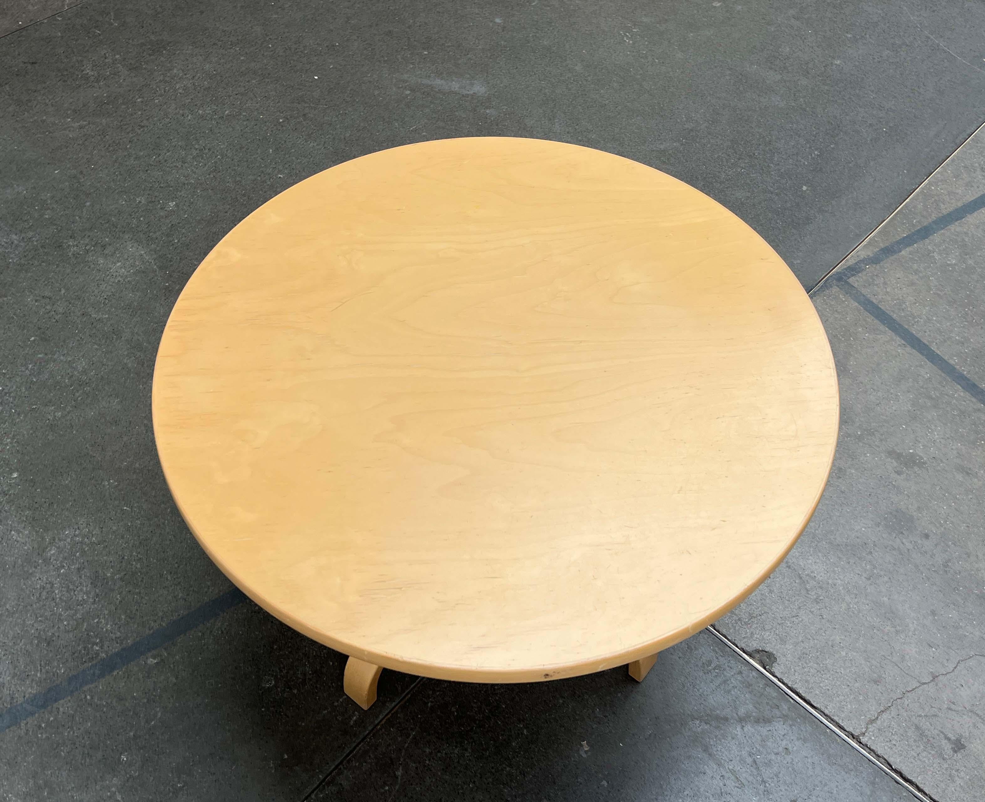 Bois Table basse moderne du milieu du siècle par Ilmari Lappalainen pour Asko, Finlande, années 1960 en vente