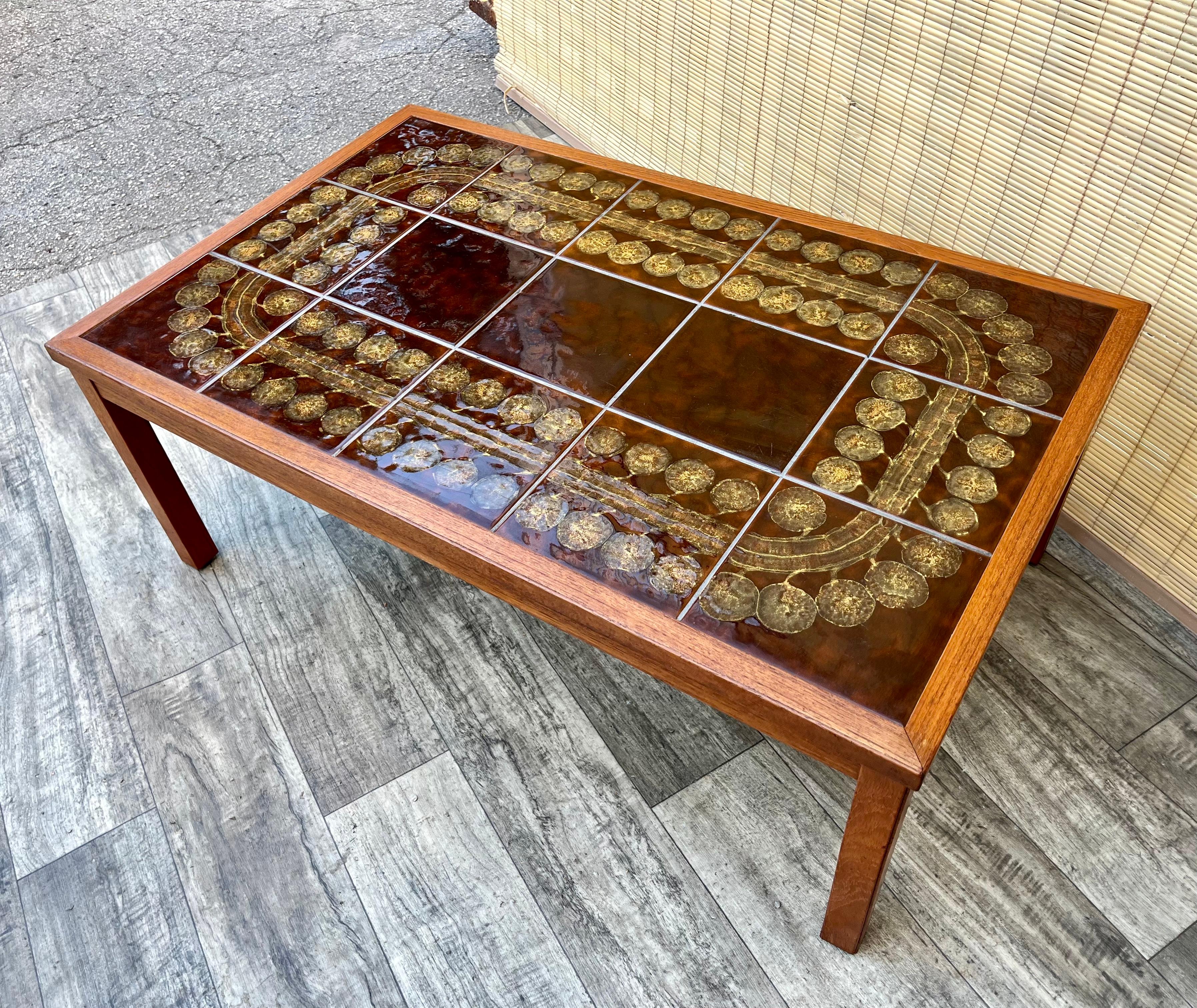 Incrusté Table basse moderne du milieu du siècle par Moluna Møbler, Danemark Circa 1970 en vente