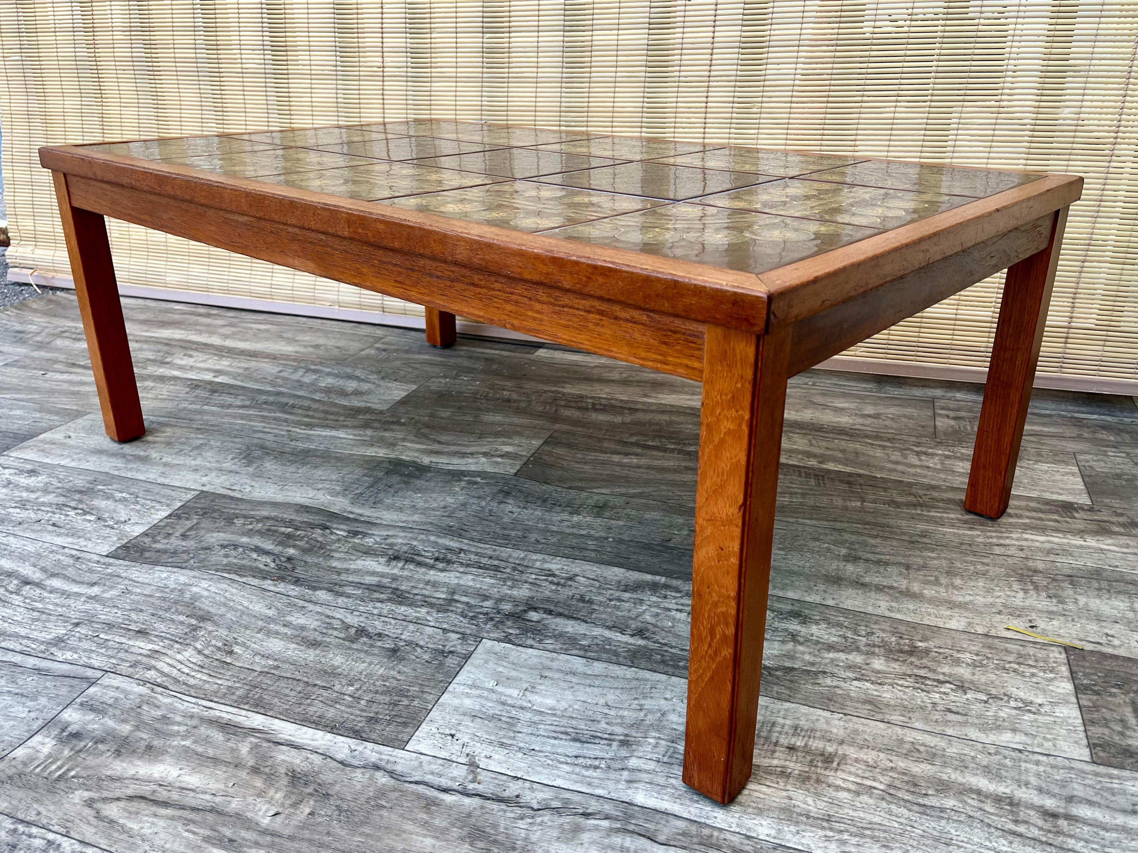 Bois Table basse moderne du milieu du siècle par Moluna Møbler, Danemark Circa 1970 en vente