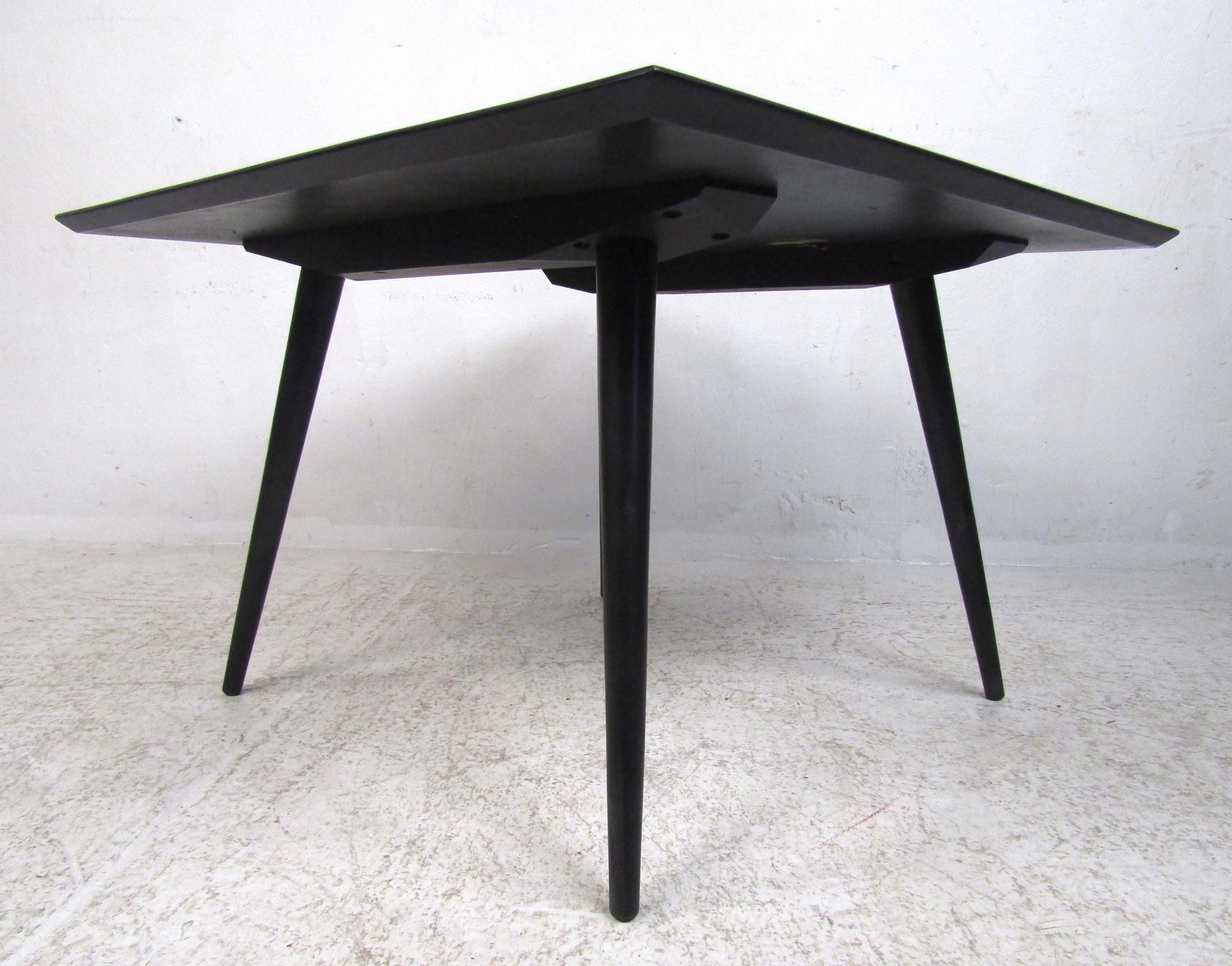 Nord-américain Table basse moderne du milieu du siècle par Paul McCobb en vente