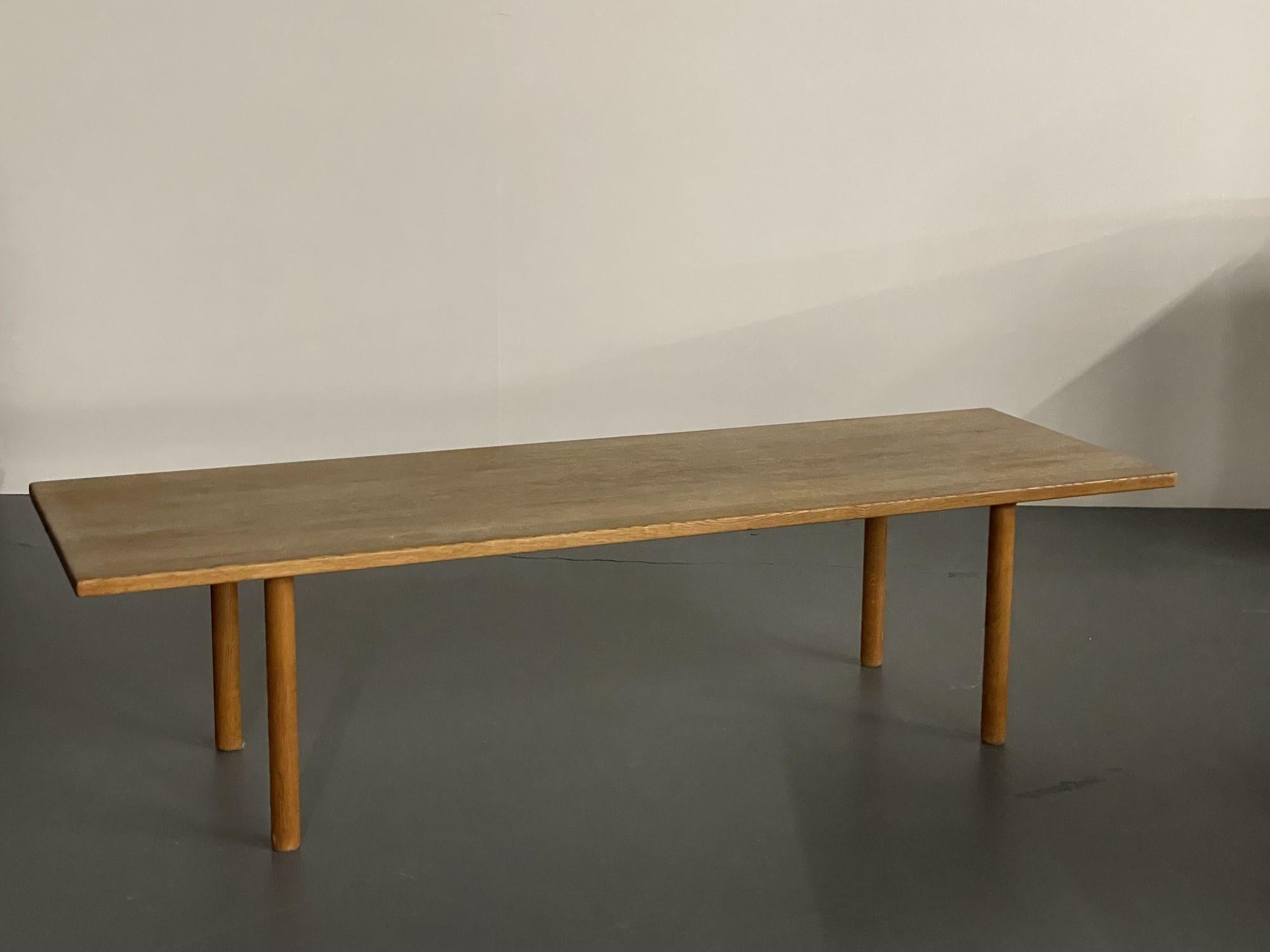 Table basse moderne du milieu du siècle, table à cocktail, Hans Wegner, chêne, Hans J Wegner Bon état - En vente à Stamford, CT