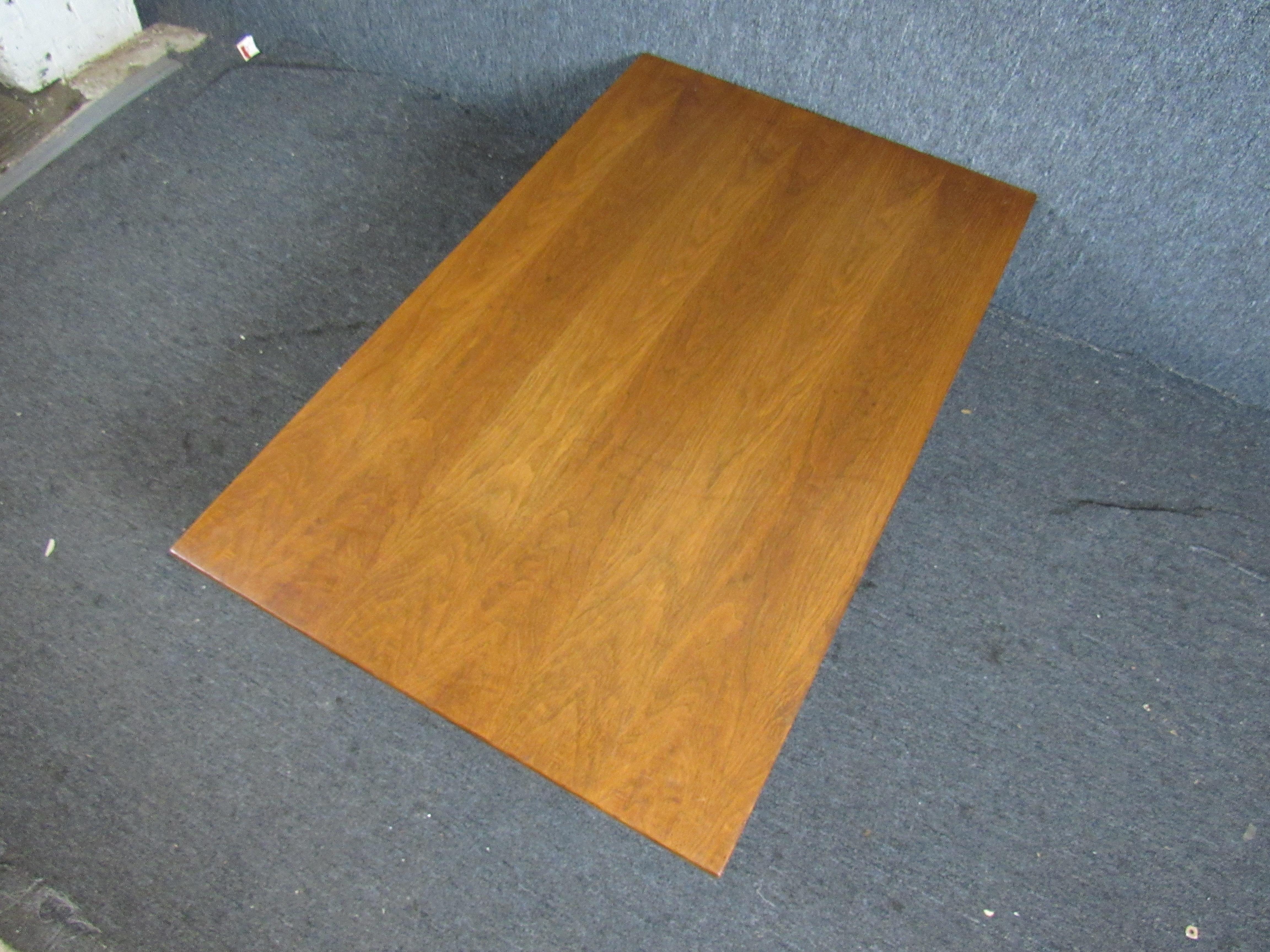 Noyer Table basse Mid-Century Modern en vente
