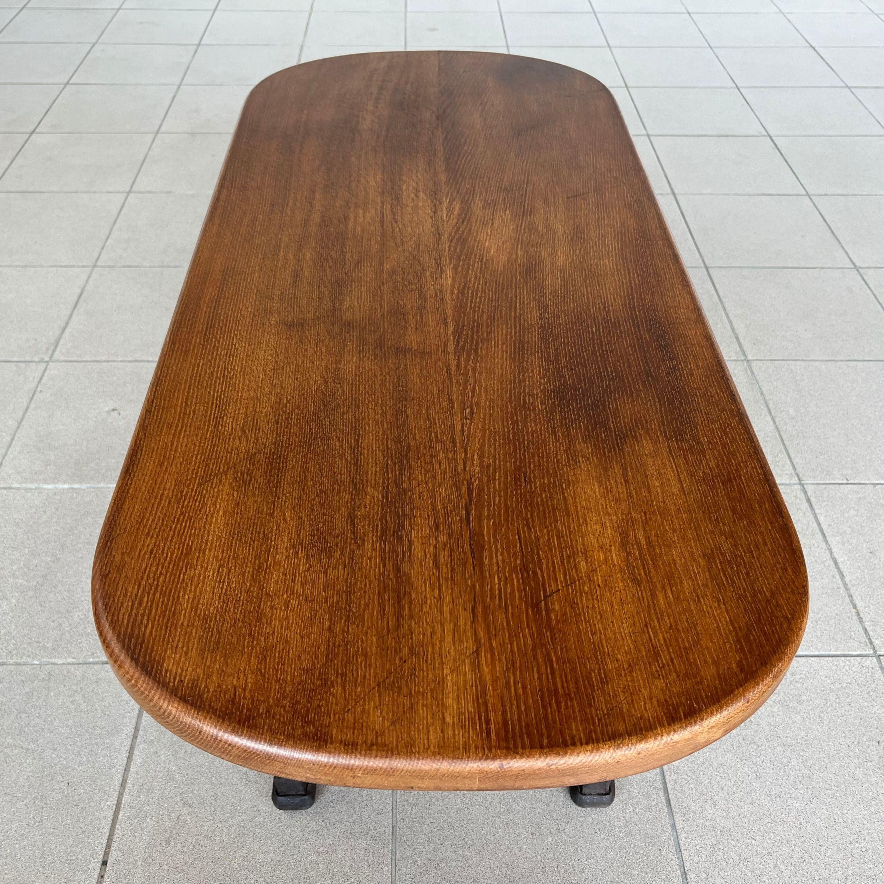 Mid-Century Modern Coffee Table For Sale 1