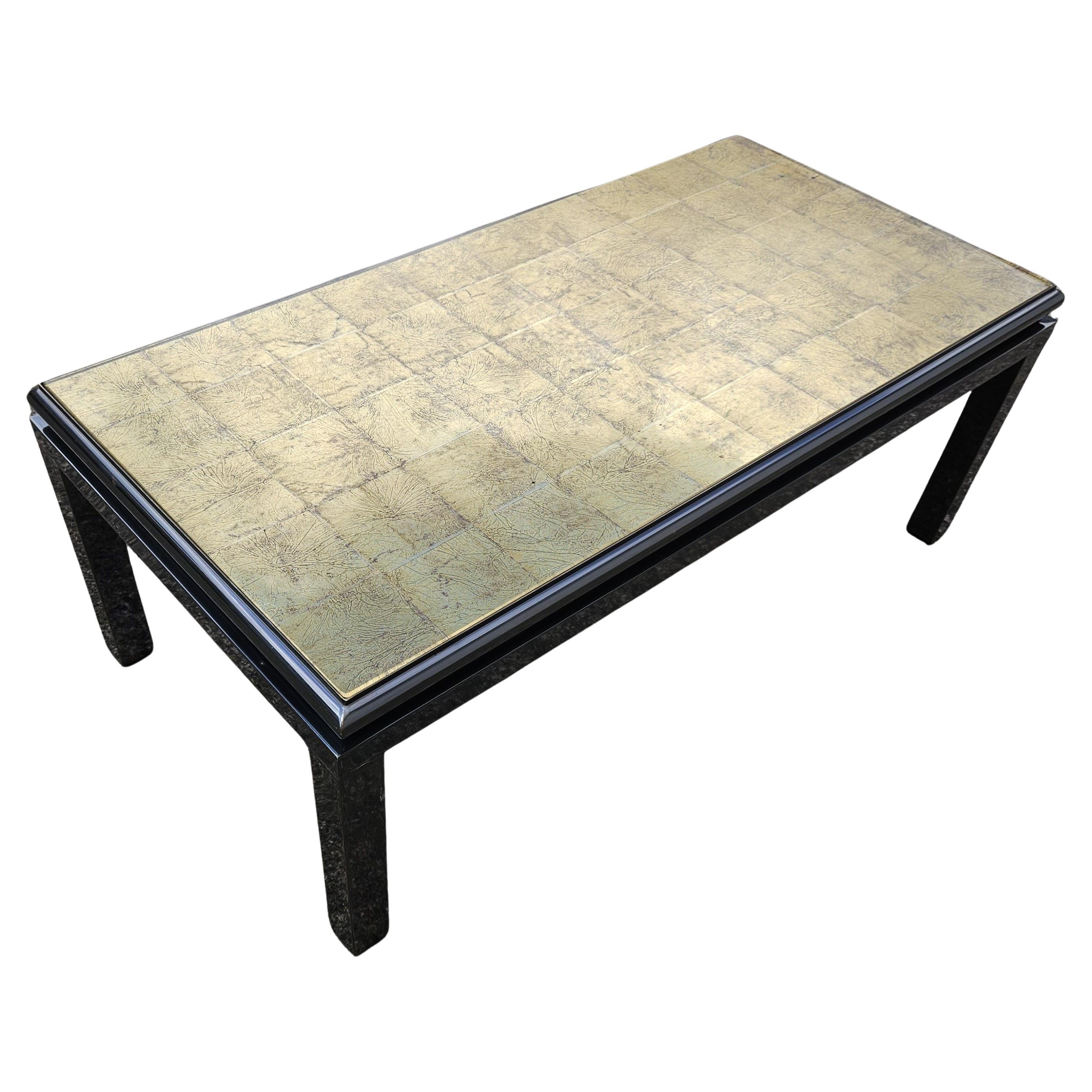 Mesa de centro moderna de mediados de siglo Vidrio dorado de Guy Lefebvre para Maison Jansen Moderno de mediados de siglo en venta