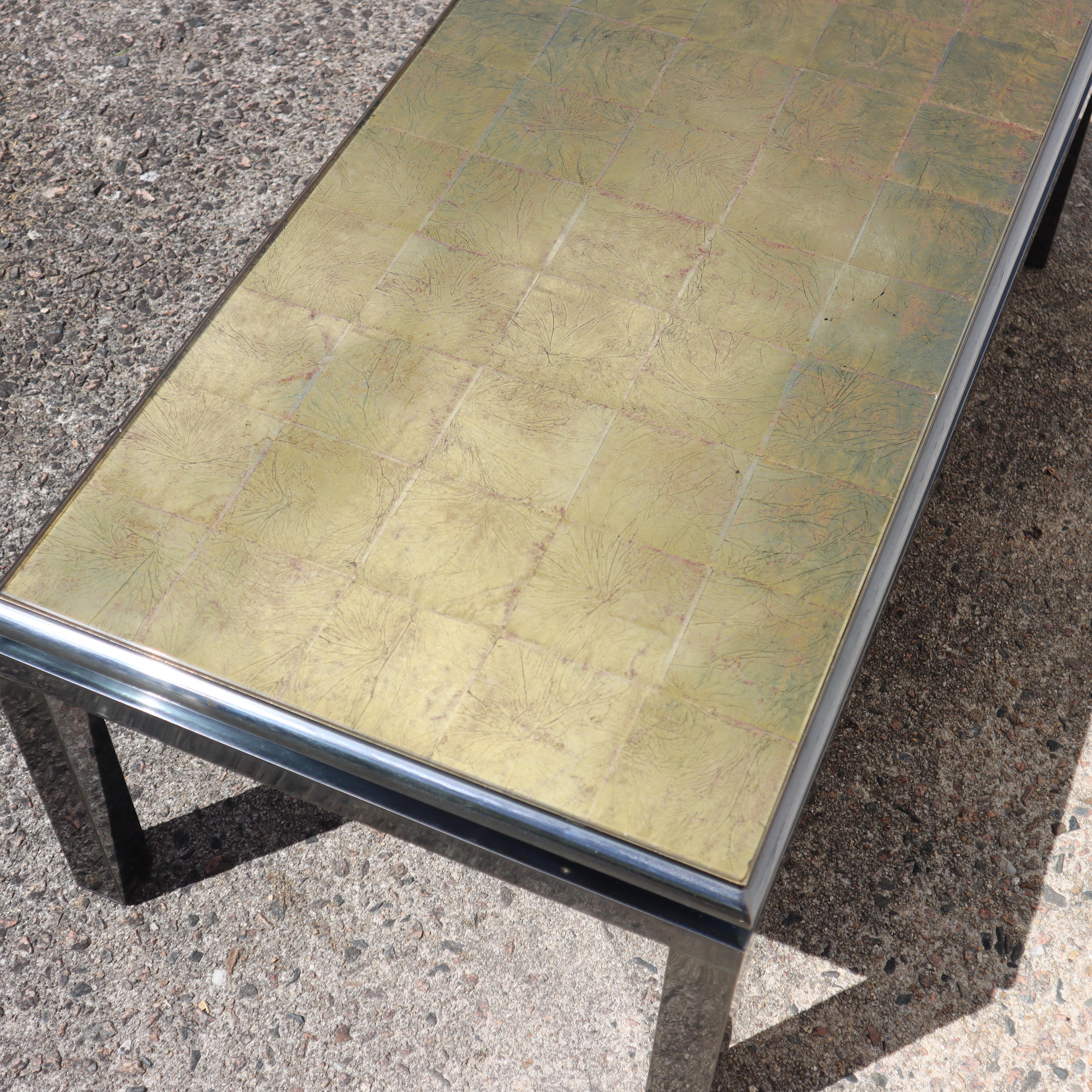 Mesa de centro moderna de mediados de siglo Vidrio dorado de Guy Lefebvre para Maison Jansen Metal en venta