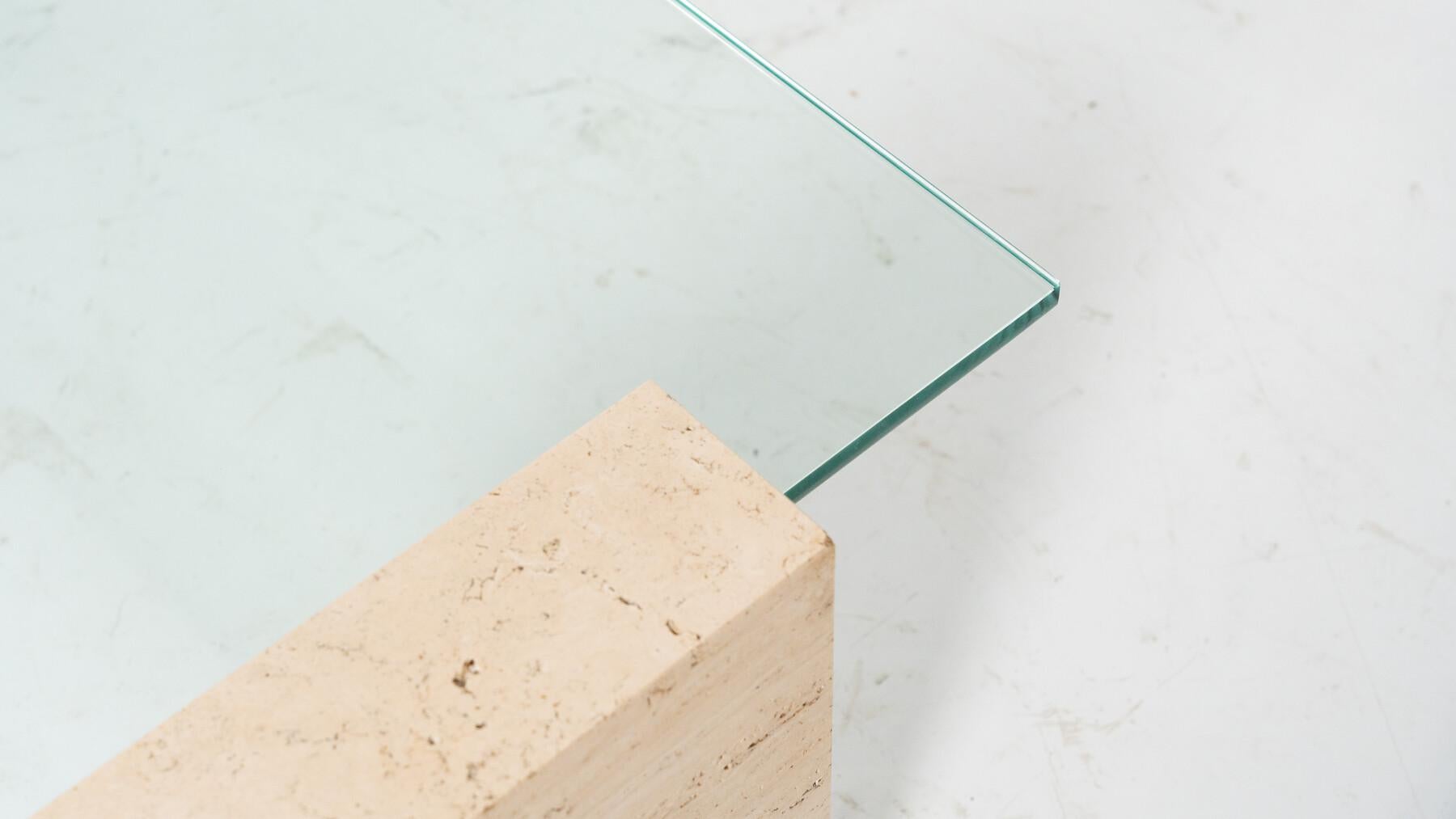 Table basse moderne du milieu du siècle, verre et travertin, Italie, 1970S en vente 9