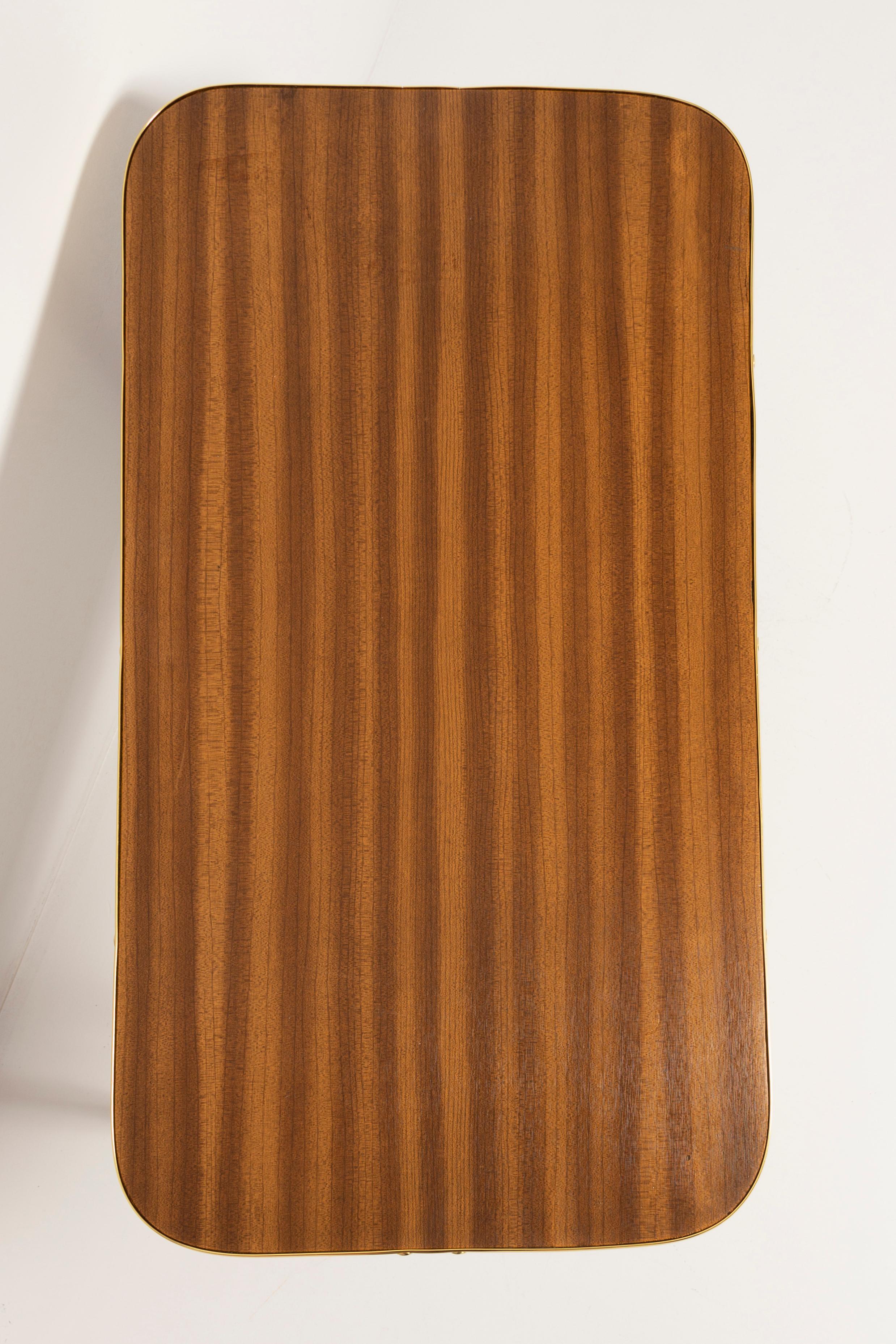 Moderner Couchtisch aus der Mitte des Jahrhunderts, Hollywood-Regency-Stil, Holz, Polen, 1960er Jahre im Angebot 2