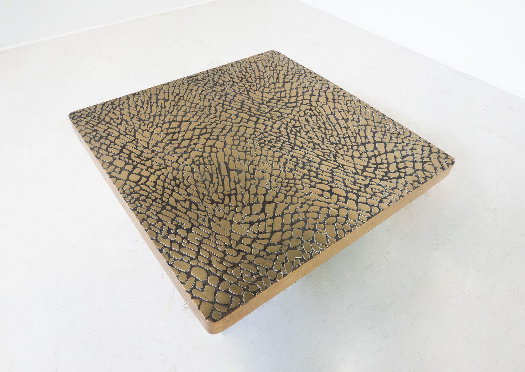 Table basse moderne du milieu du siècle en bronze, Belgique en vente 3