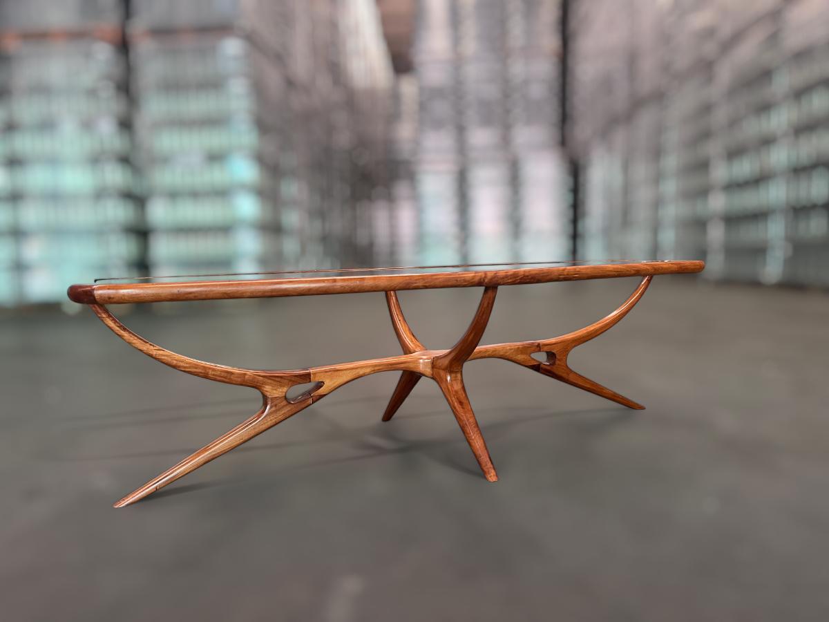 20ième siècle Table basse moderne du milieu du siècle en caviuna et verre, Giuseppe Scapinelli, Brésil en vente