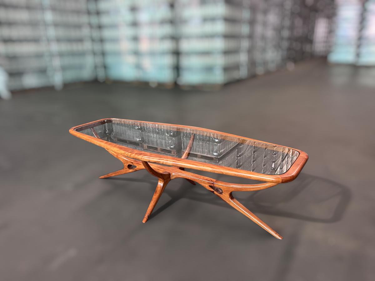 Table basse moderne du milieu du siècle en caviuna et verre, Giuseppe Scapinelli, Brésil en vente 1