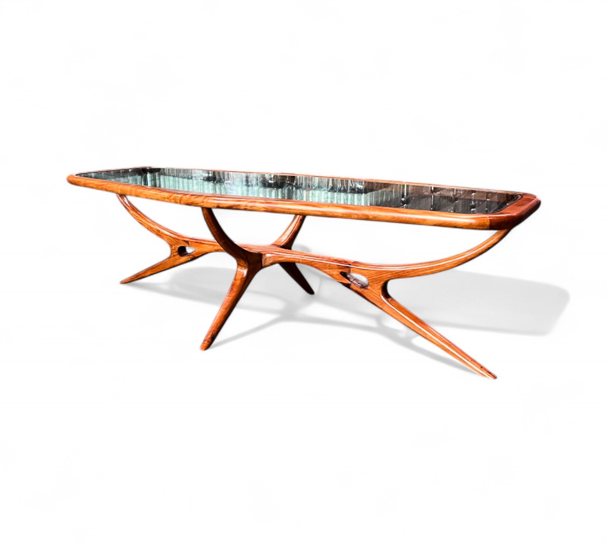 Mid-Century moderno Tavolino da caffè moderno di metà secolo in caviuna e vetro, Giuseppe Scapinelli, Brasile in vendita