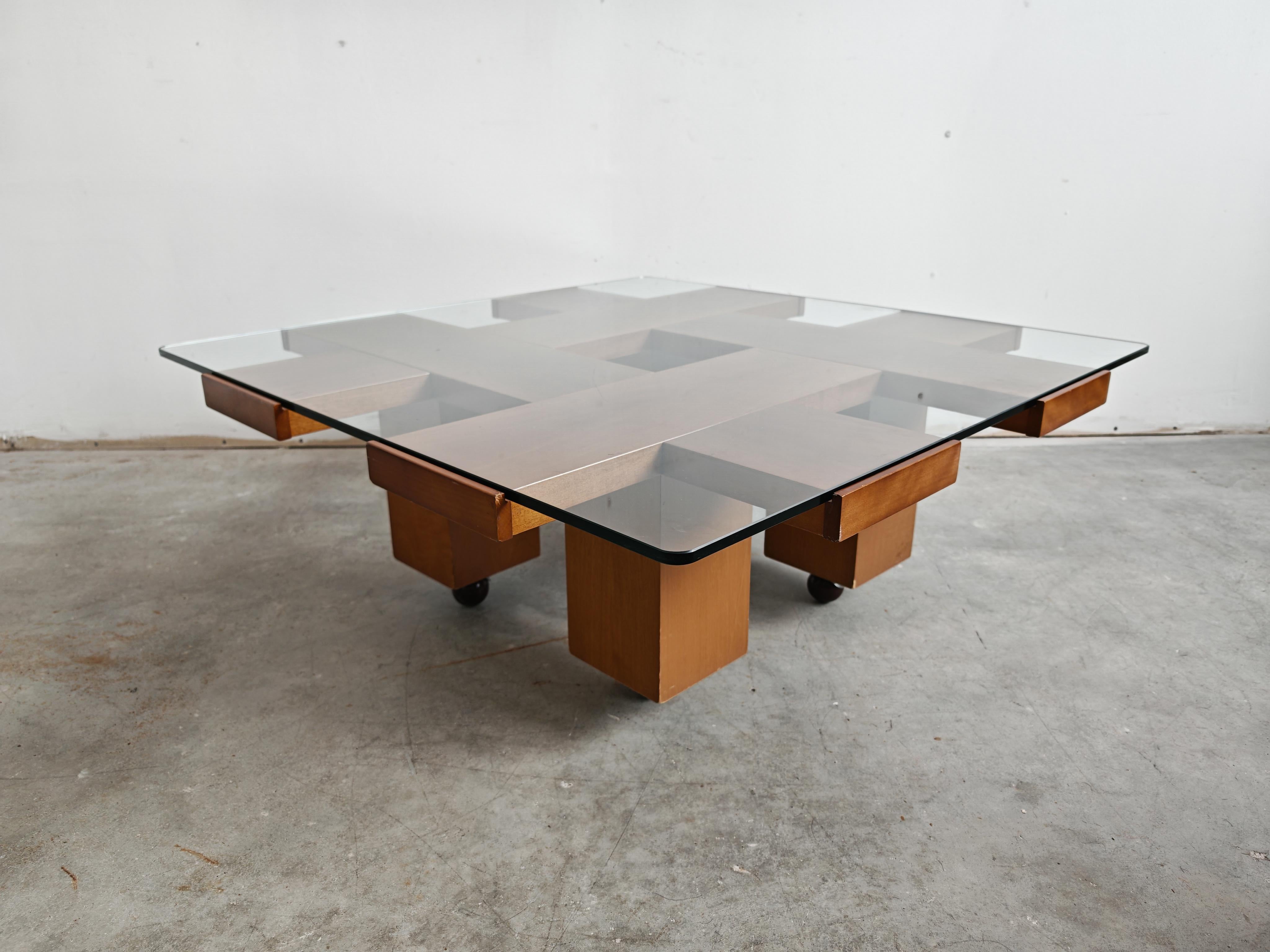 Mid Century Modern Coffee Table in elm wood with grid motif by Marco Zanuso For Sale 8