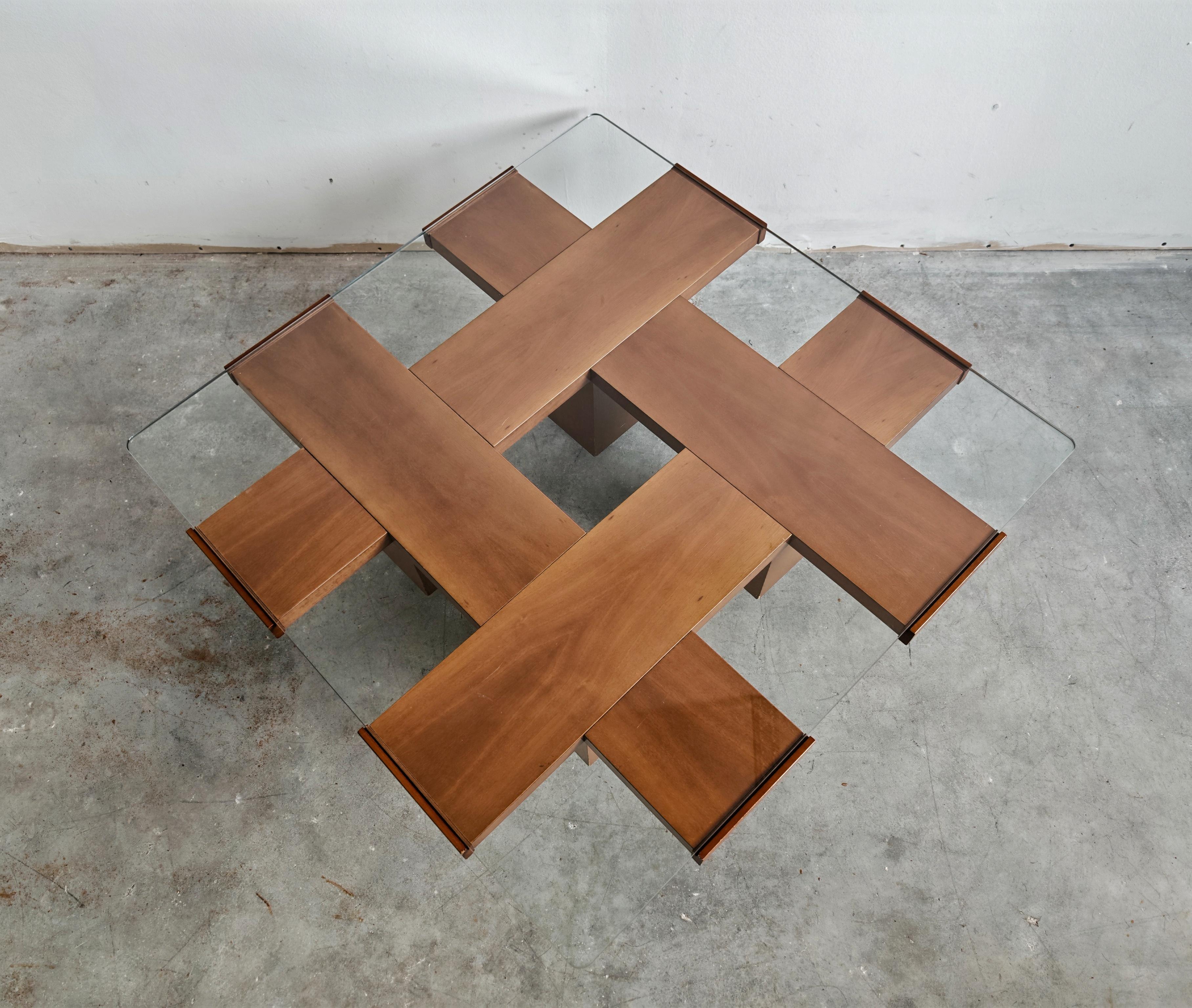 Mid Century Modern Coffee Table in elm wood with grid motif by Marco Zanuso In Good Condition For Sale In Beograd, RS