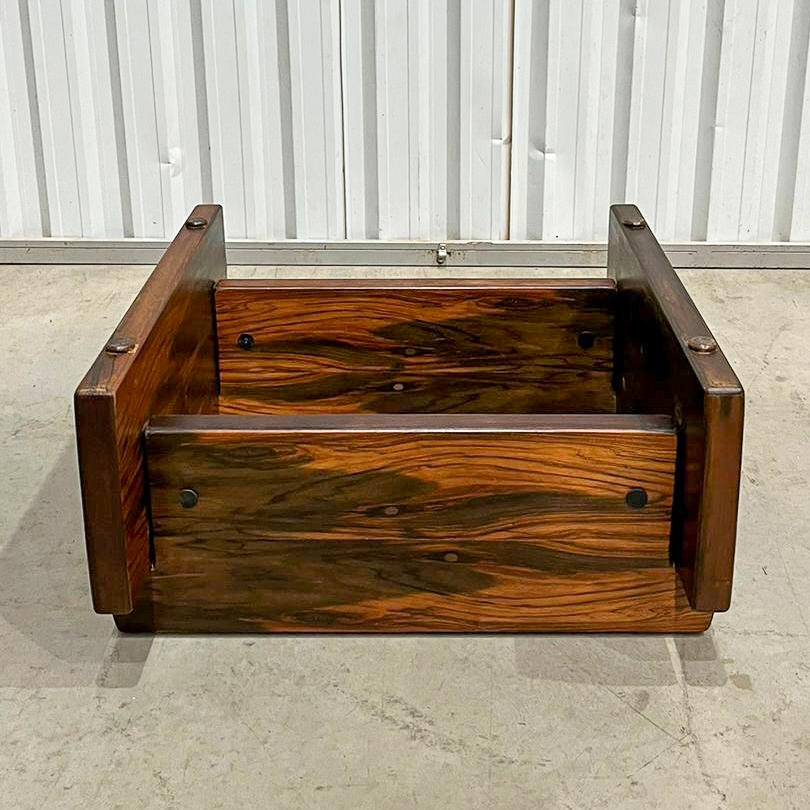 Mid-century Modern Coffee Table in Hardwood and Glass, Sergio Rodrigues, Brazil For Sale 1