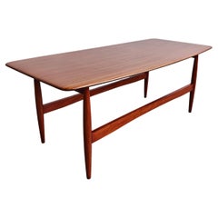 Mid Century Modern Couchtisch aus Mahagoni, abgerundete Kanten, Deutschland 1960er Jahre Mid Century Modern Couchtisch aus Mahagoni, abgerundete Kanten, Deutschland 1960er Jahre