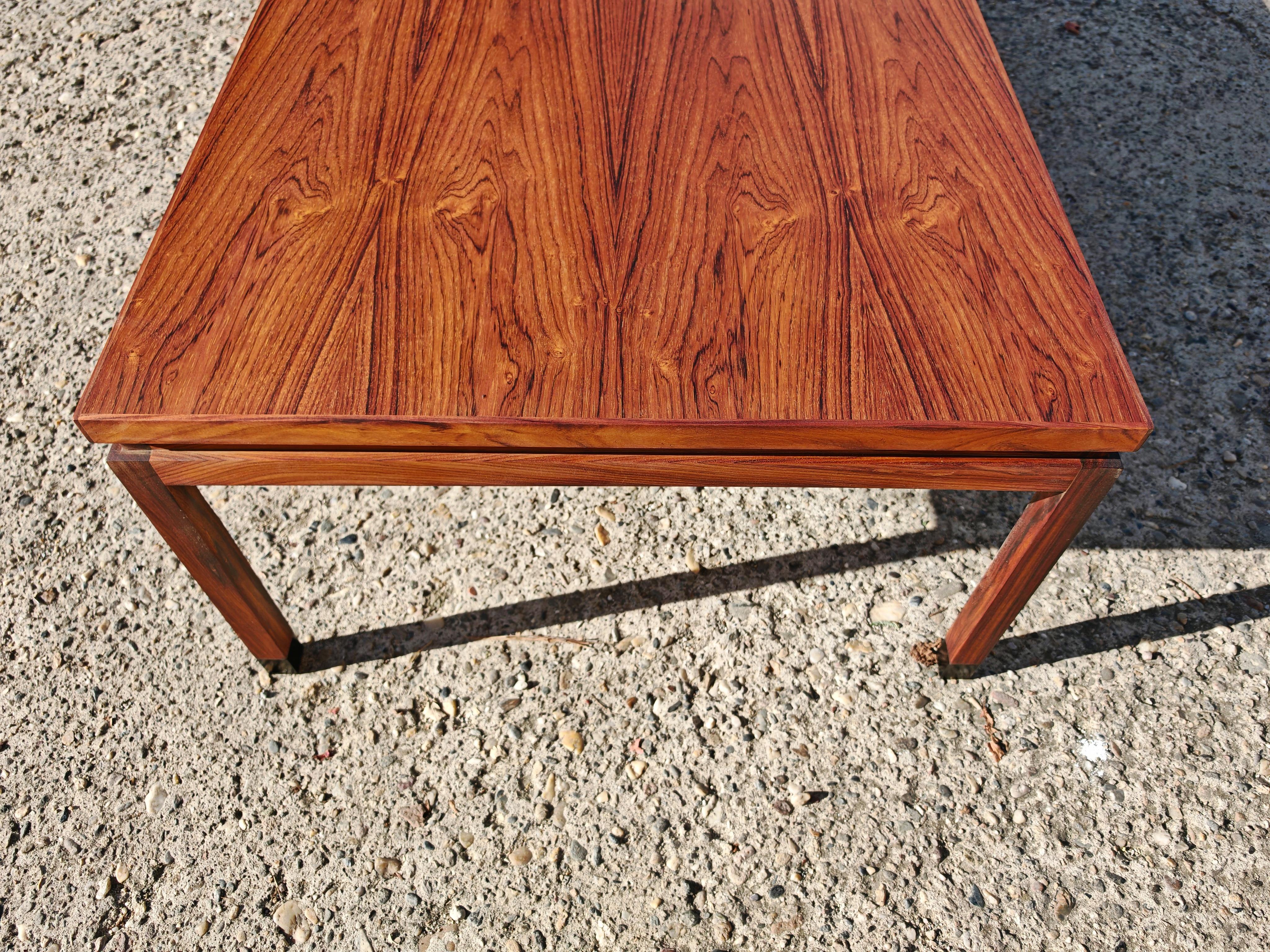 Mid Century Modern Couchtisch aus massivem Teakholz, Dänemark 1960er Jahre im Angebot 5