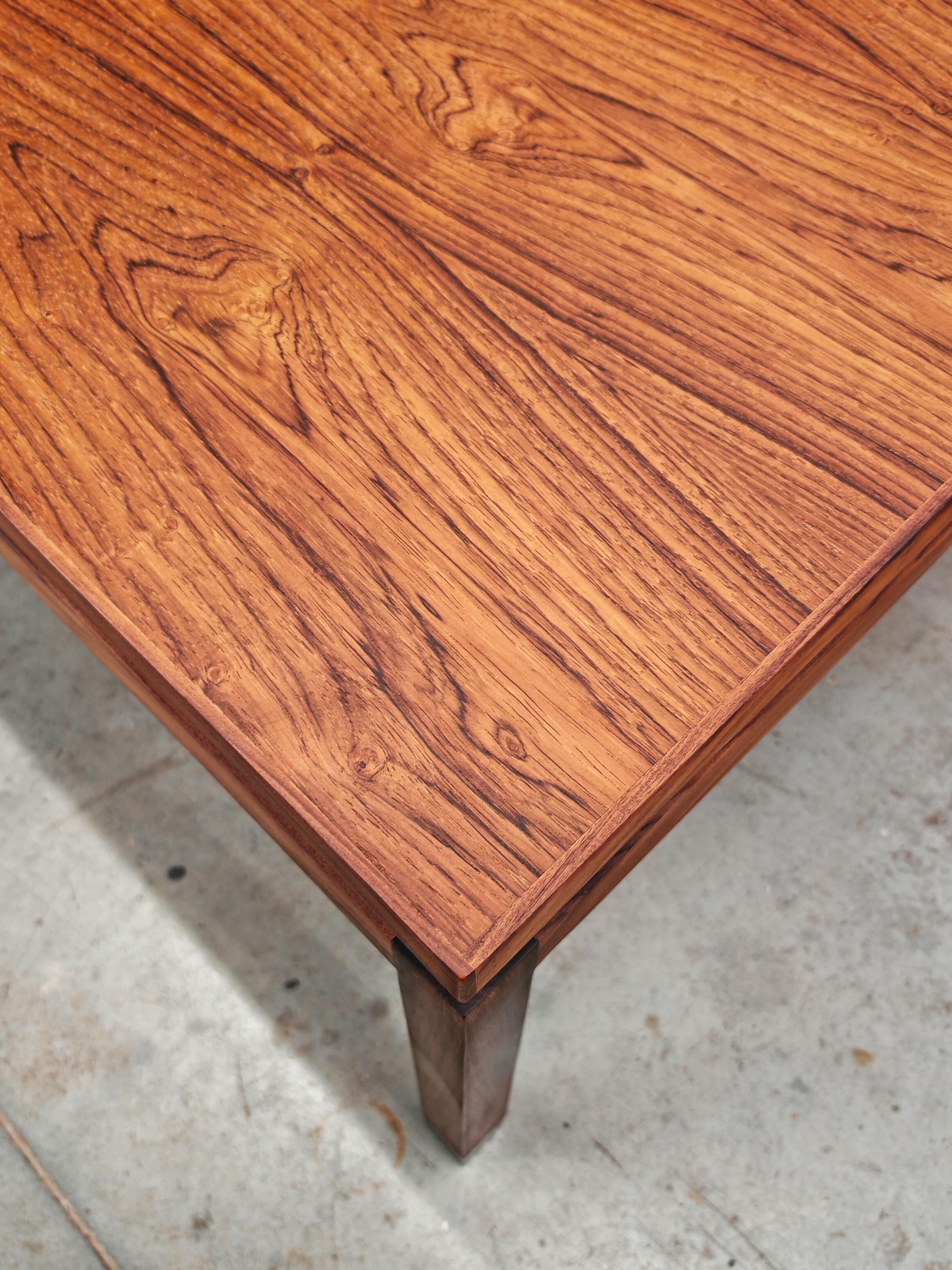 Mid Century Modern Couchtisch aus massivem Teakholz, Dänemark 1960er Jahre (Dänisch) im Angebot