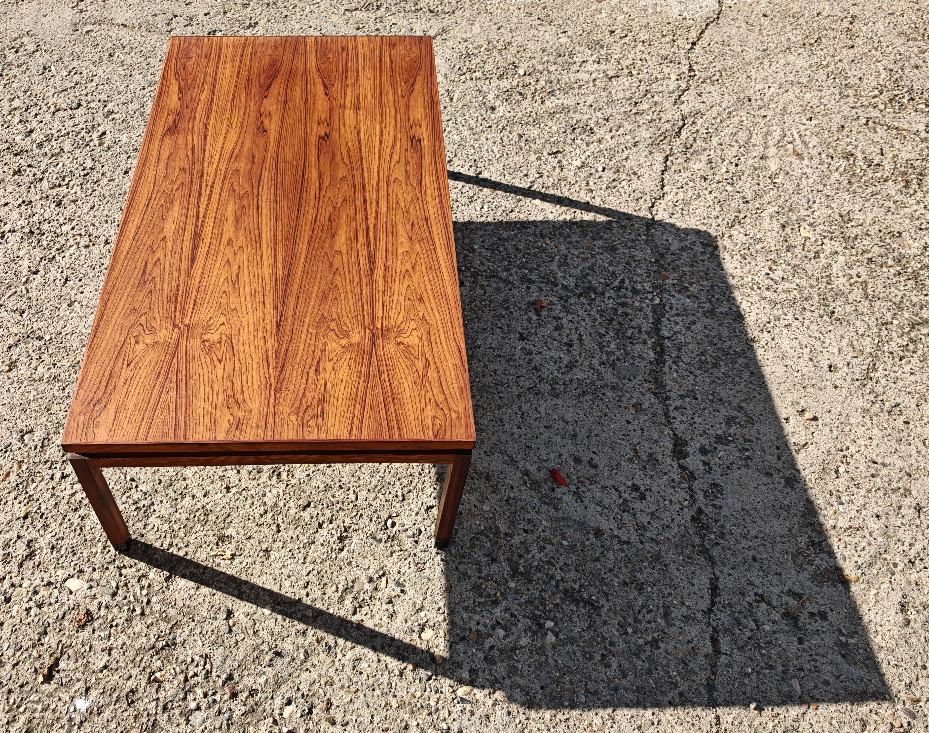 Mid Century Modern Couchtisch aus massivem Teakholz, Dänemark 1960er Jahre im Angebot 3