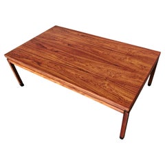 Table basse moderne du milieu du siècle en teck massif, Danemark, années 1960