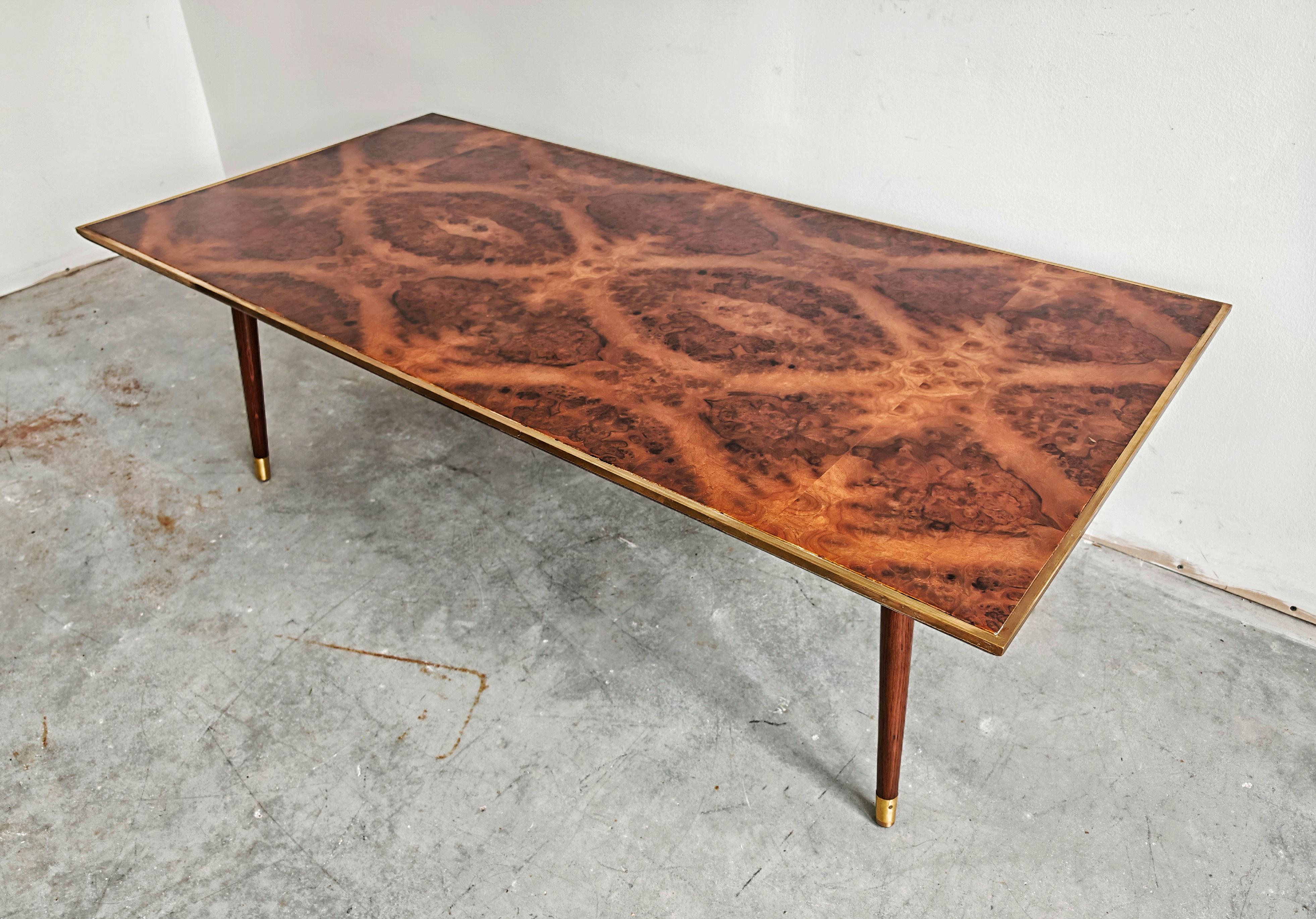 Table basse moderne du milieu du siècle dans le style de Willy Rizzo, plateau en placage de racines de noyer. en vente 3