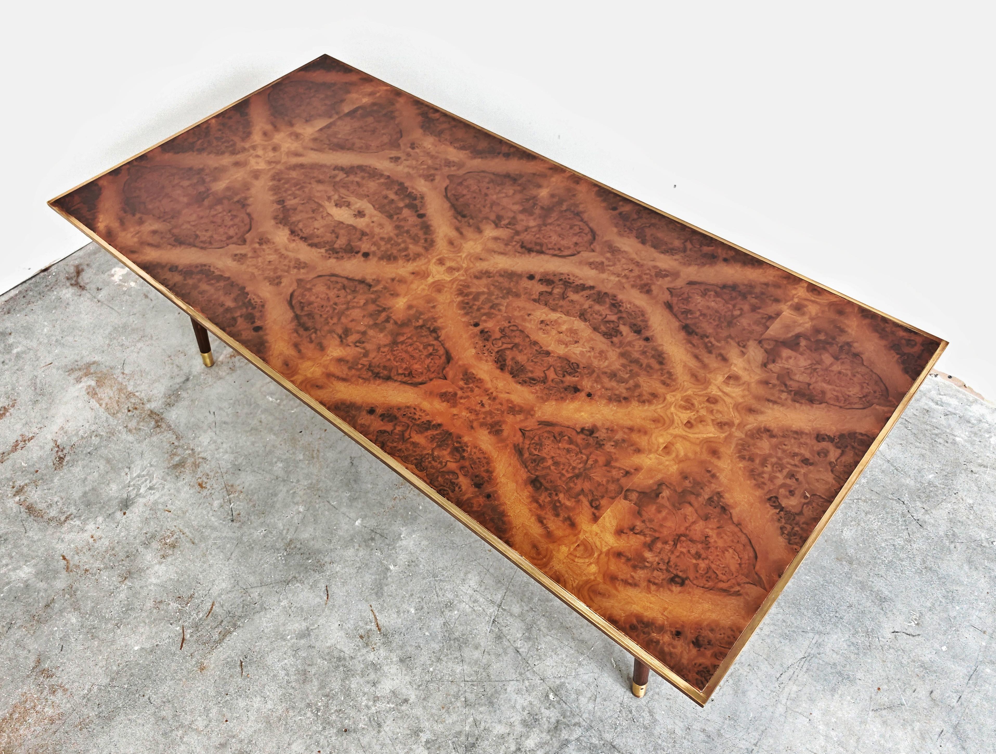Table basse moderne du milieu du siècle dans le style de Willy Rizzo, plateau en placage de racines de noyer. en vente 1