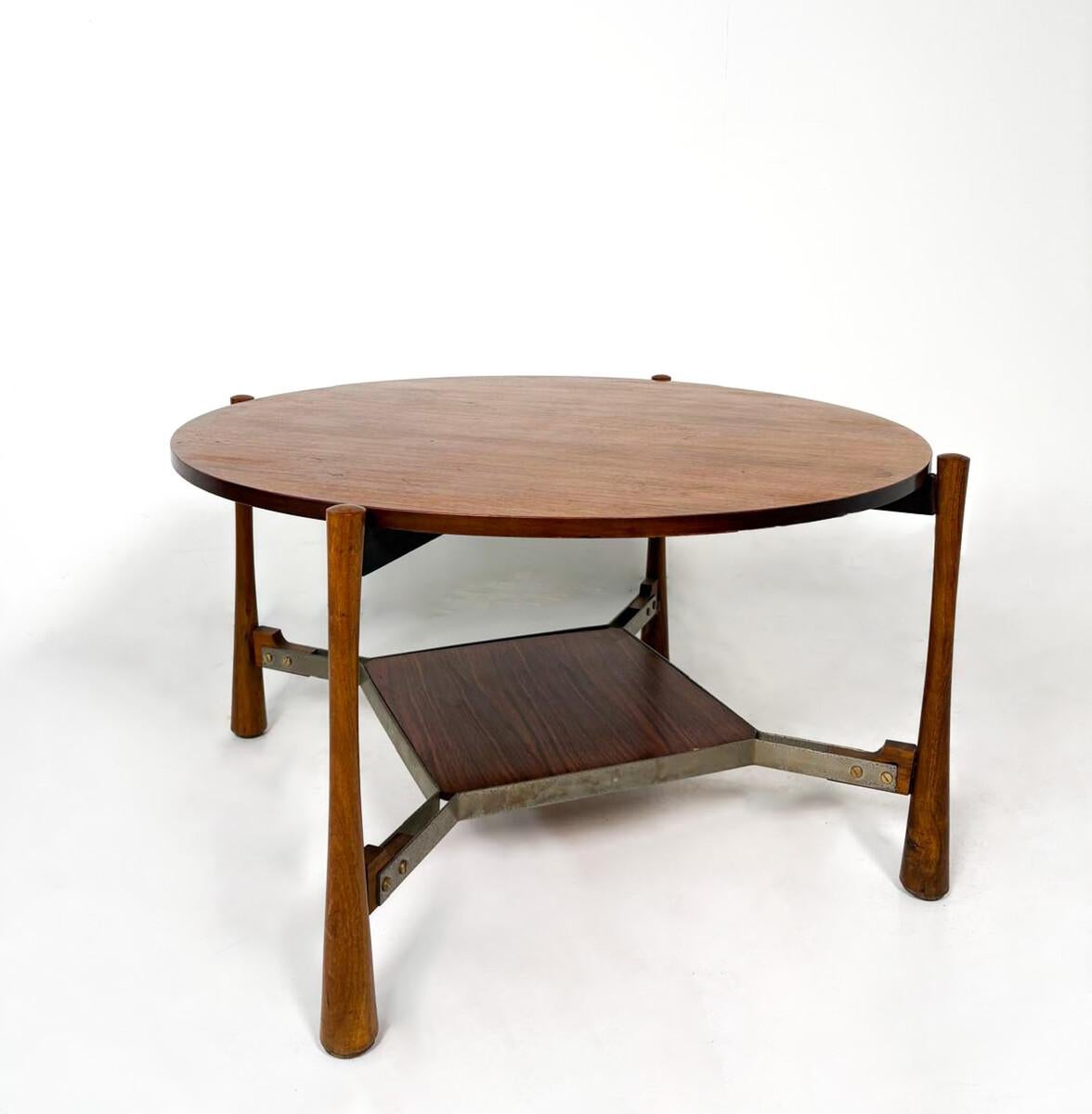 20th Century Mid-Century Modern Coffee Table in the Style of Formanova, 1960s For Sale