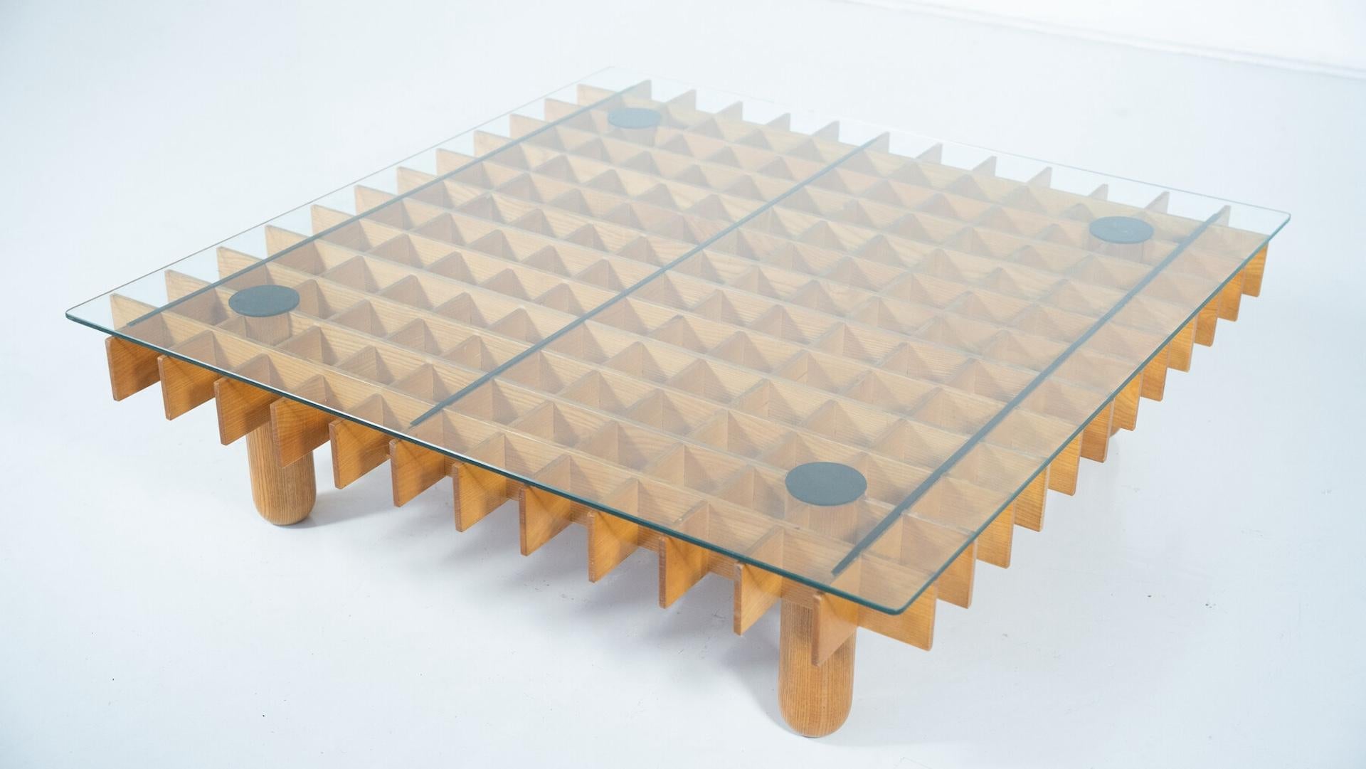 Verre Table basse moderne du milieu du siècle dans le style de Gianfranco Frattini, Italie en vente