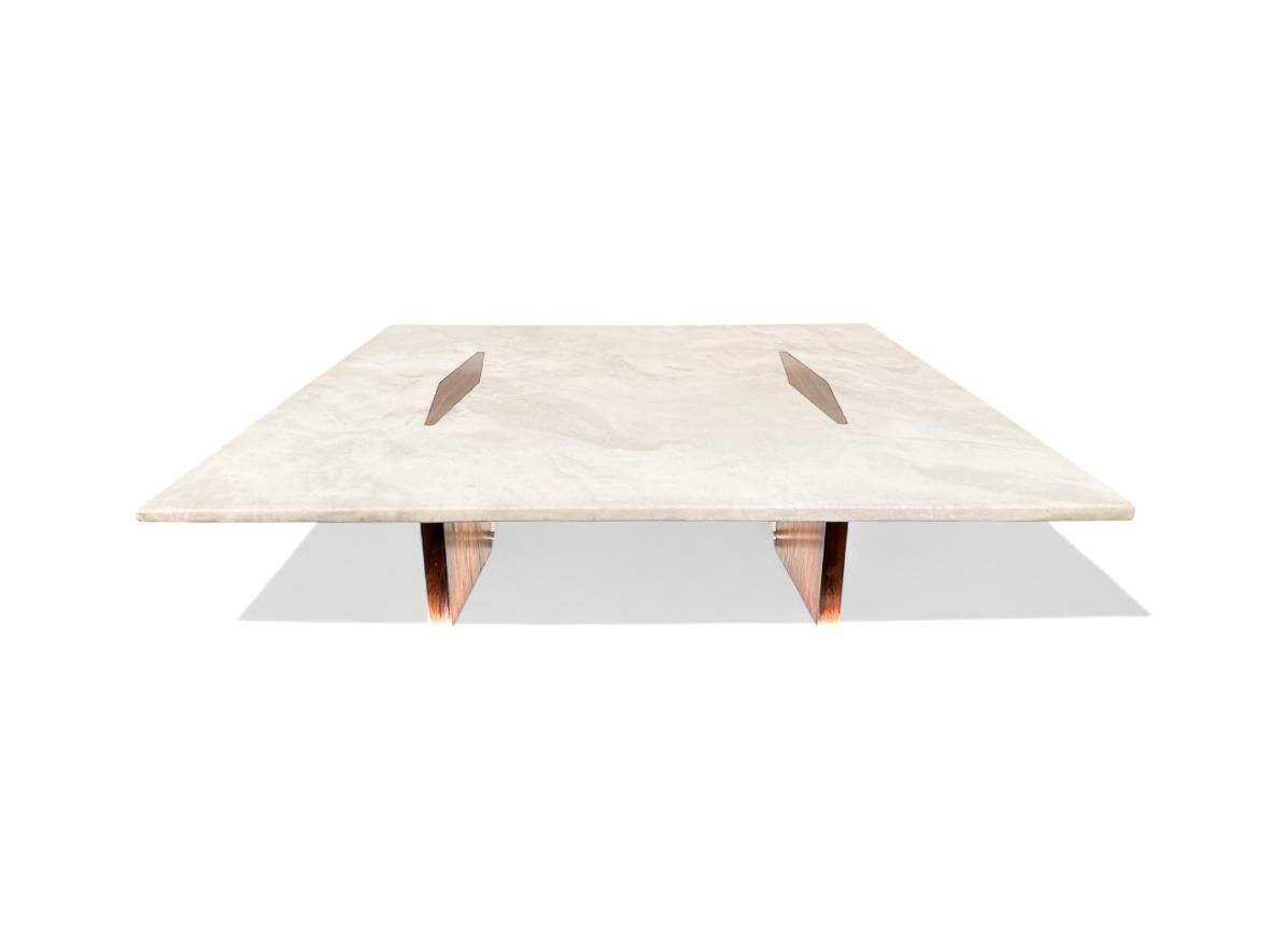 Moderner Couchtisch aus Holz und Marmor aus der Mitte des Jahrhunderts von Jorge Zalszupin, Brasilien (Handgeschnitzt) im Angebot