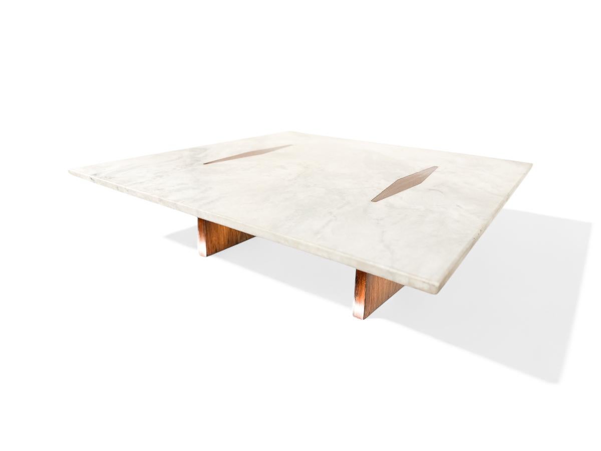 Moderner Couchtisch aus Holz und Marmor aus der Mitte des Jahrhunderts von Jorge Zalszupin, Brasilien im Zustand „Gut“ im Angebot in New York, NY