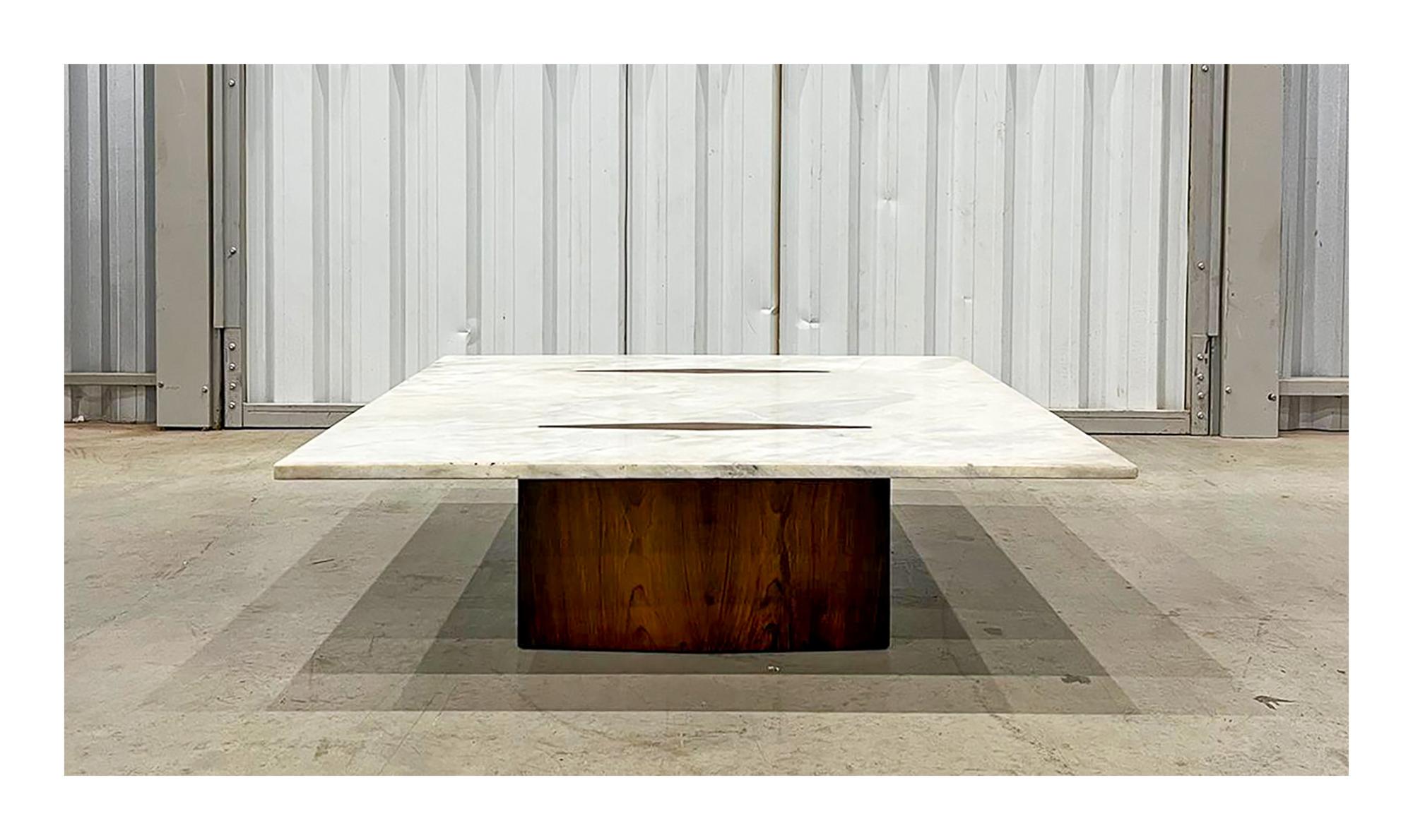 Table basse moderne du milieu du siècle en bois et marbre de Jorge Zalszupin, Brésil Bon état - En vente à New York, NY