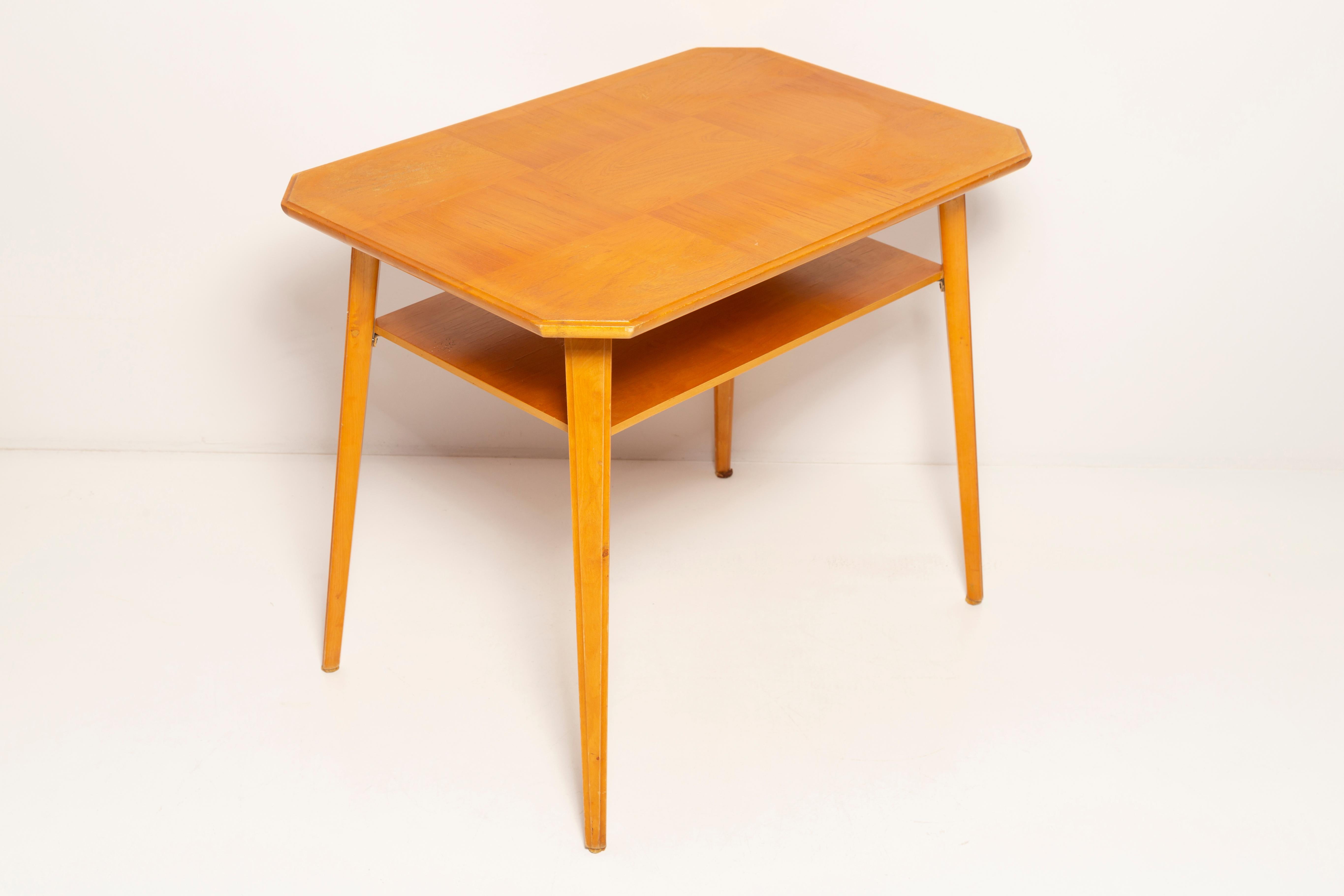 Mid-Century Modern Coffee Table, Light Wood, Europe, 1960s For Sale 3