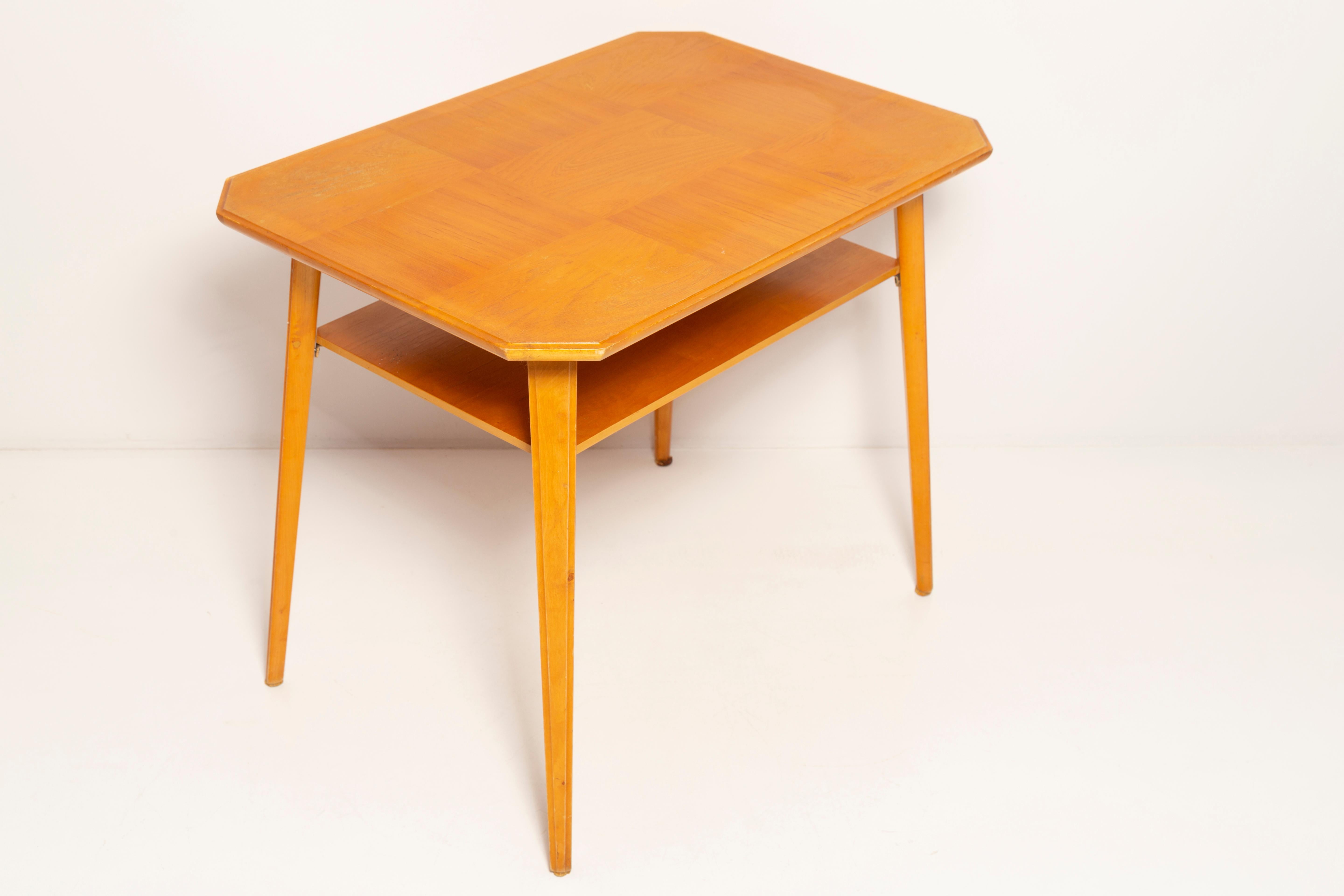 Mid-Century Modern Coffee Table, Light Wood, Europe, 1960s For Sale 4