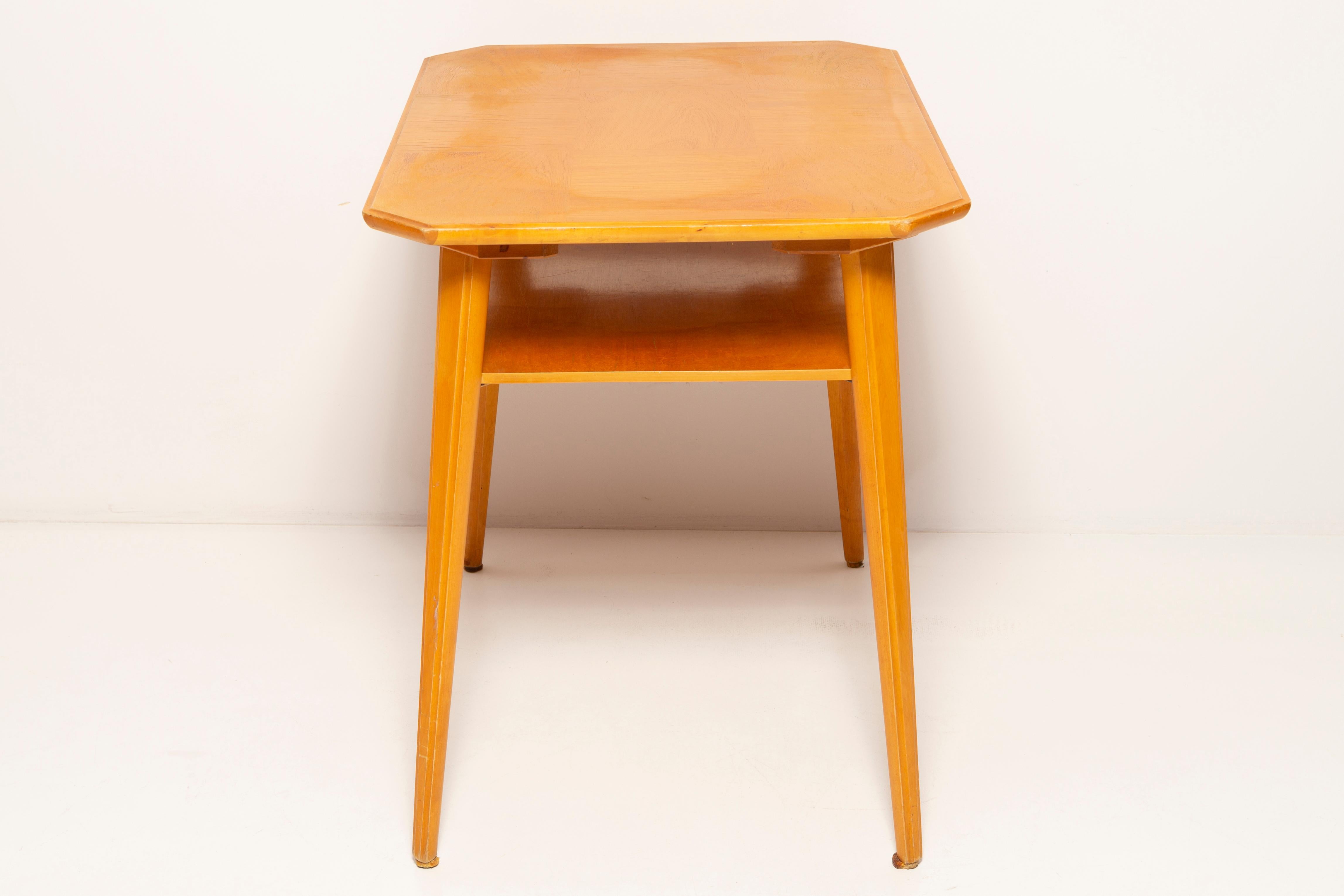 Mid-Century Modern Coffee Table, Light Wood, Europe, 1960s For Sale 5